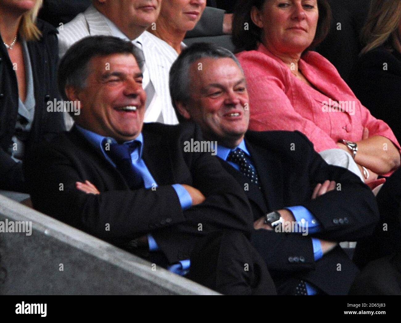 Bolton Wanderers Chairman Phil Gartside (r) mit dem ehemaligen Manager Sam Allardyce Stockfoto