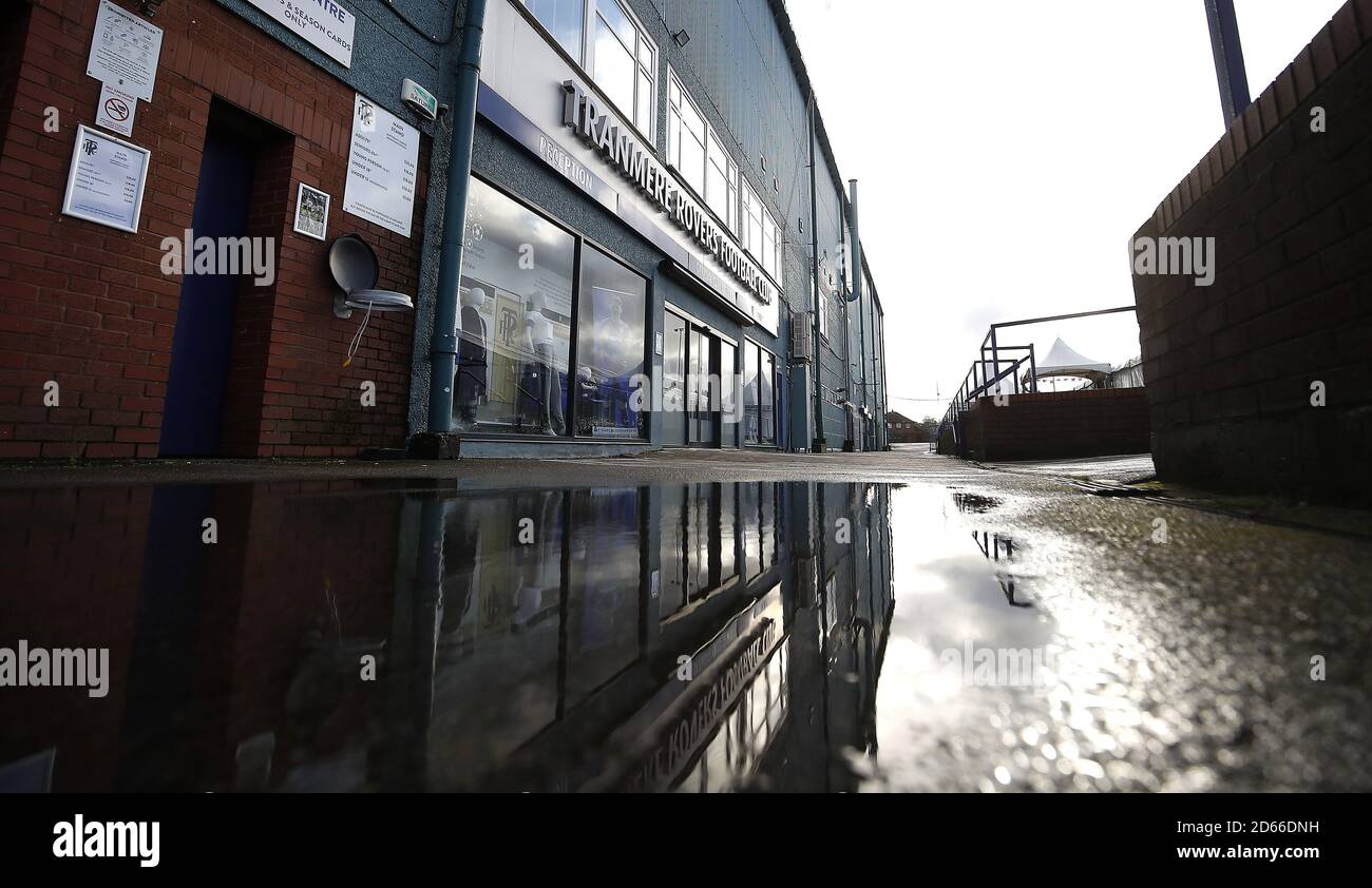 Prenton Park nach Liverpools Spiel gegen Manchester United wurde wegen eines wassergeloggten Platzes abberufen. Tranmere Rovers werden Watford auch im FA Cup an diesem Ort am Dienstag spielen. Stockfoto