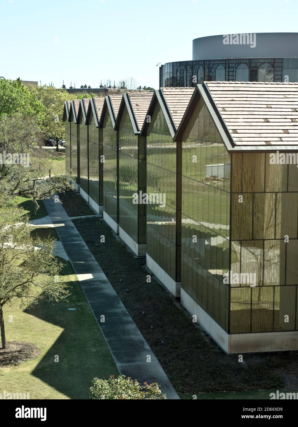 Baton Rouge, Louisiana, USA - 2020: Außenansicht des Gebäudes des E J Ourso College of Business an der Louisiana State University. Stockfoto