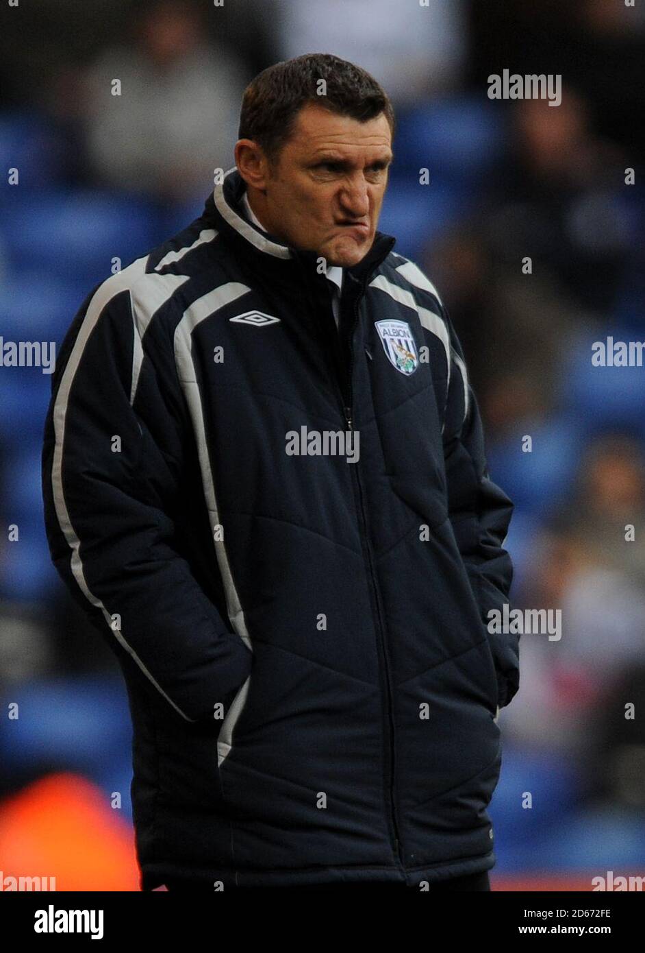 Der Manager von West Bromwich, Tony Mowbray, sieht seine Seite nach oben rutschen Heimsiege Stockfoto