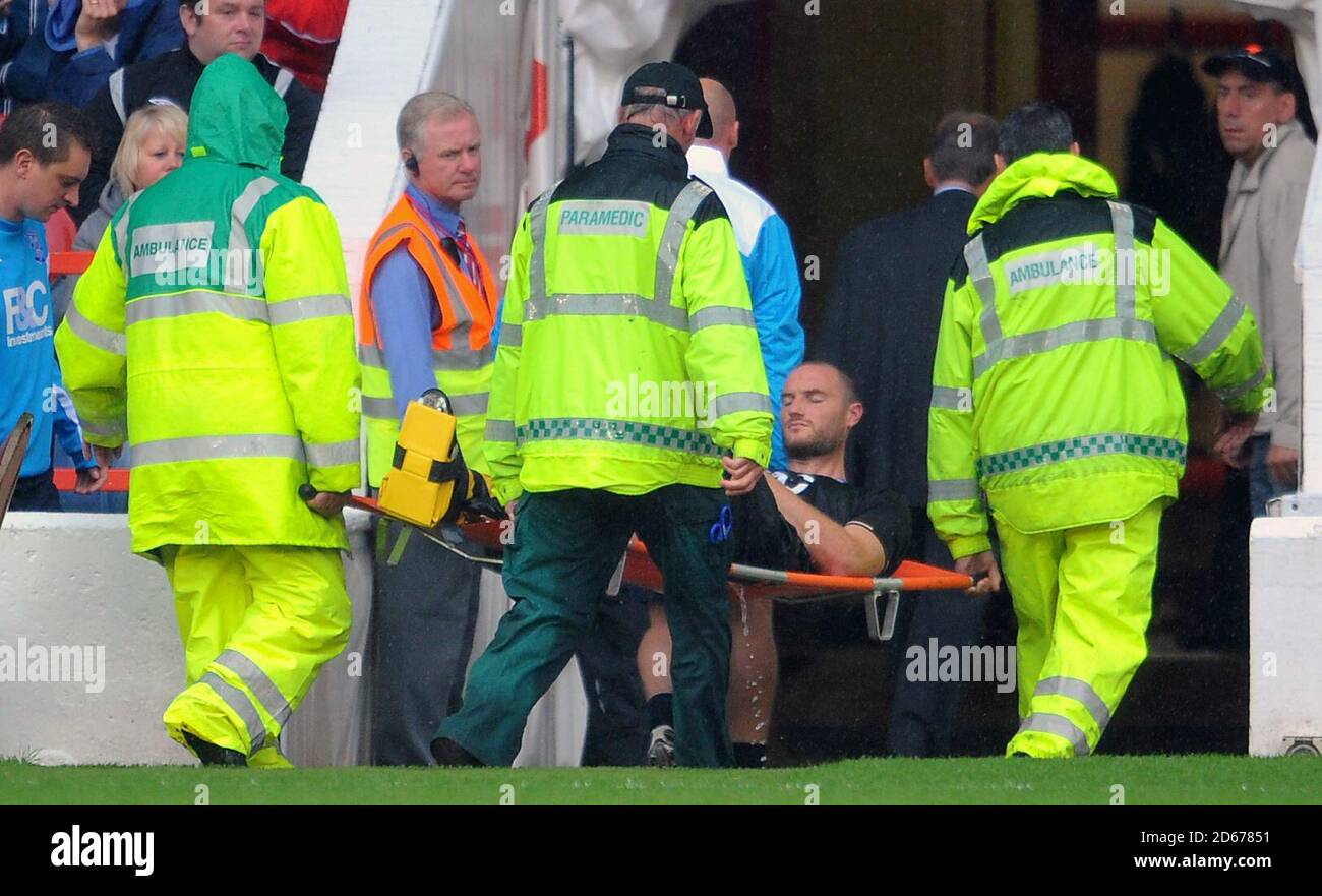 Martin Taylor von Birmingham City wird verletzt abgesetzt Stockfoto