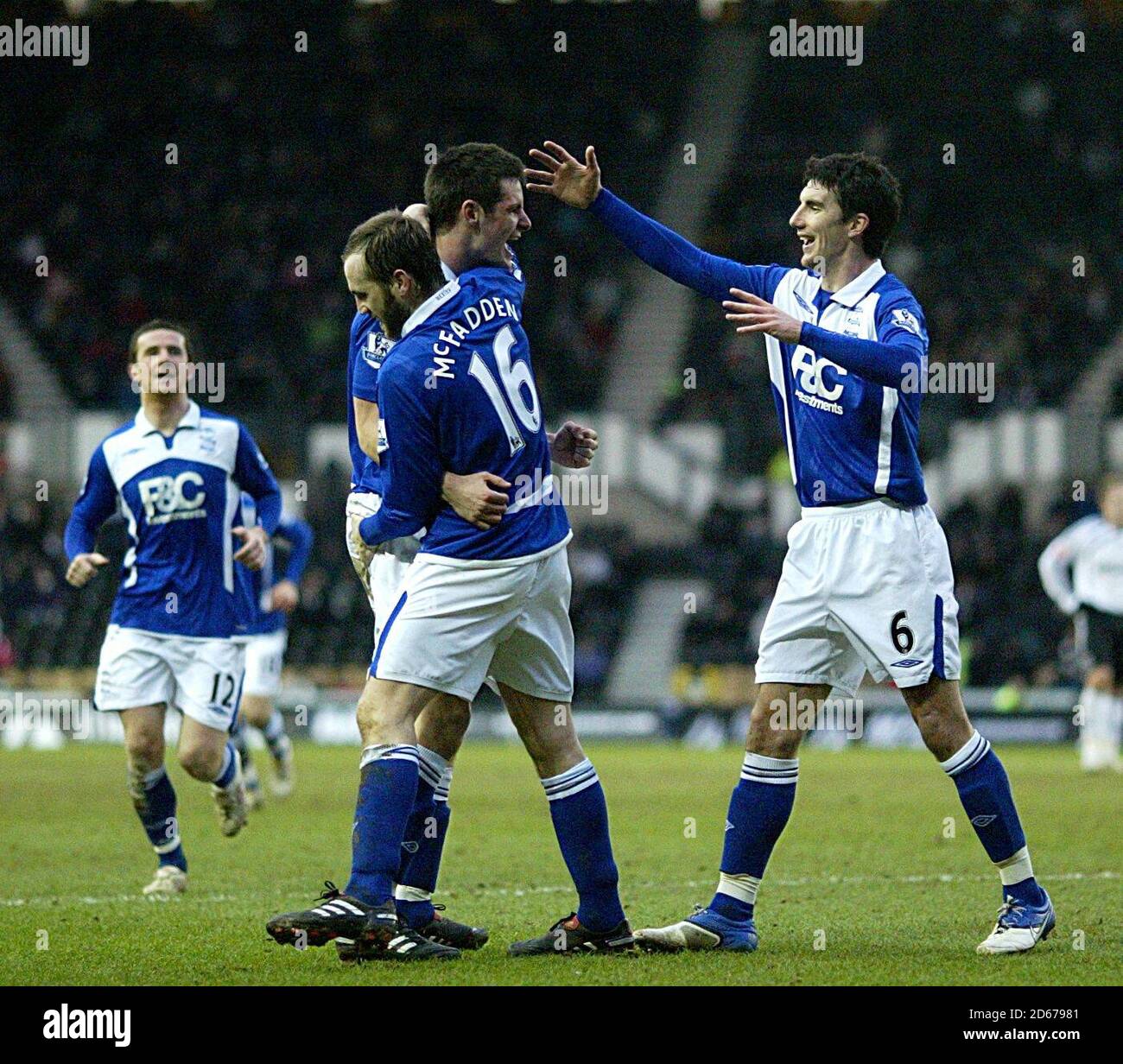 Scott dann von Birmingham City feiert das erste Tor seiner Seite Des Spiels mit Teamkollegen Liam Ridgewell (rechts) und James McFadden (16) Stockfoto