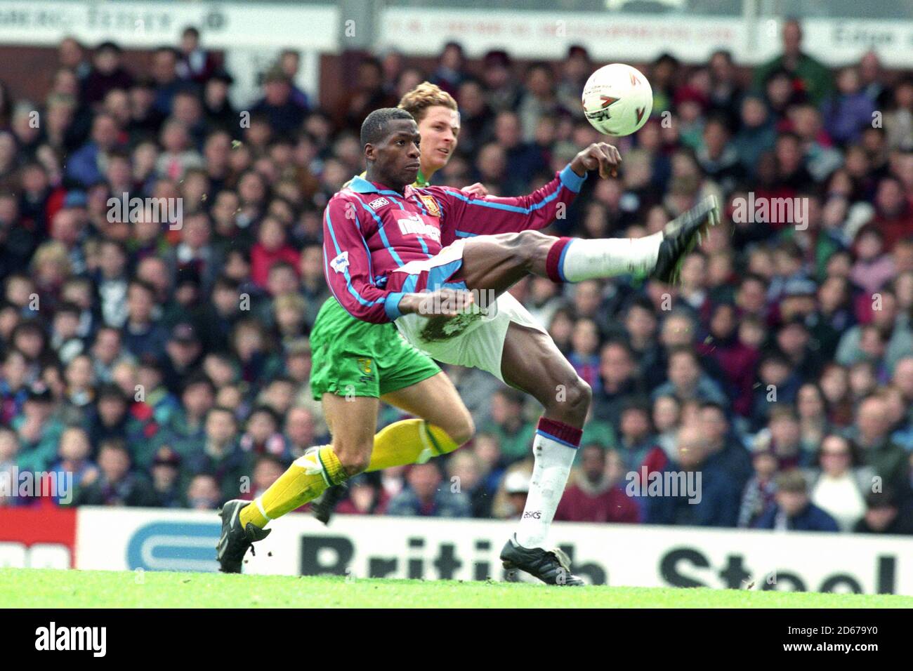 UGO EHIOGU, ASTON VILLA Stockfoto