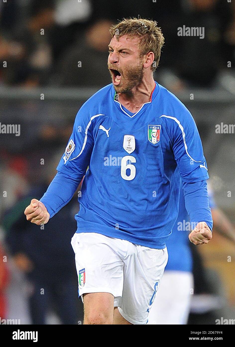 Italiens Daniele De Rossi feiert nach dem Ausgleich Stockfoto