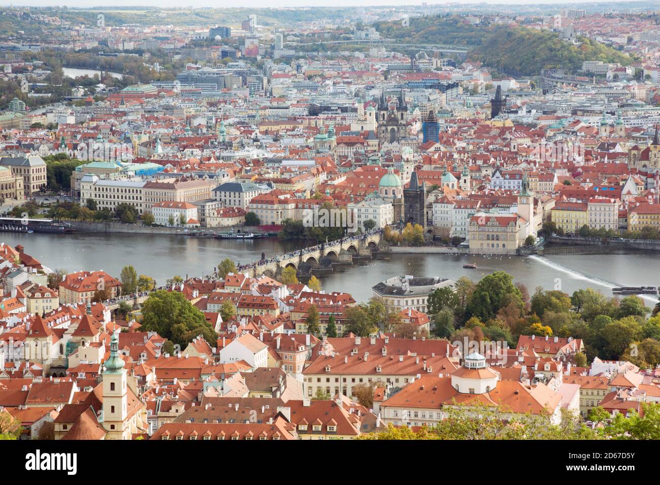 Blick auf Prag von den Petřín-Gärten, Tschechische Republik Stockfoto