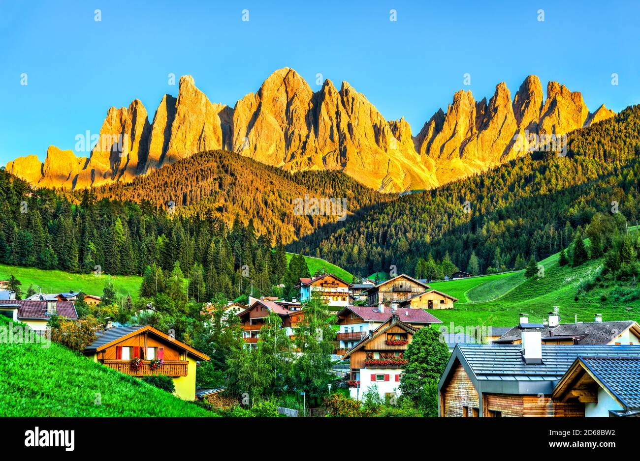 Blick auf das Dorf Santa Maddalena - Südtirol, Italien Stockfoto