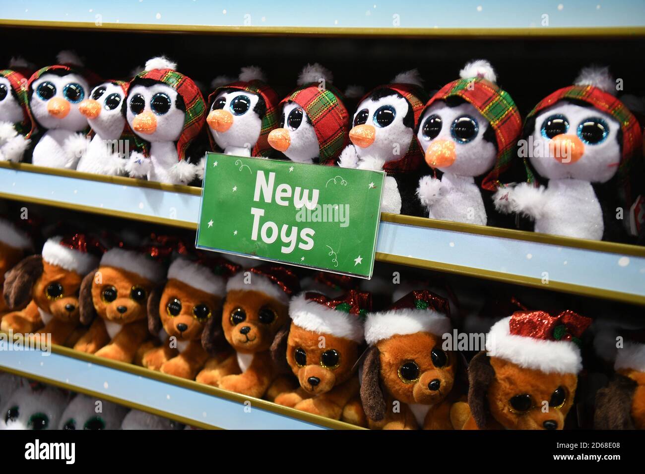 Neue Spielzeuge auf der Hamleys Christmas Toy Showcase in Hamleys, Regent Street, London. Stockfoto