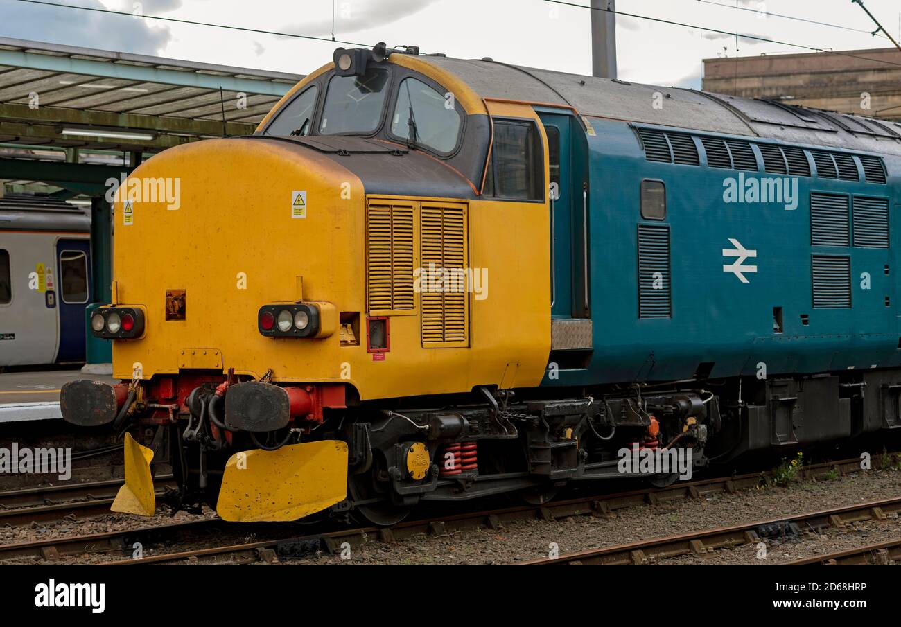 Klasse 37 Diesel 37610 von Direct Rail Services in Carlisle Station Stockfoto