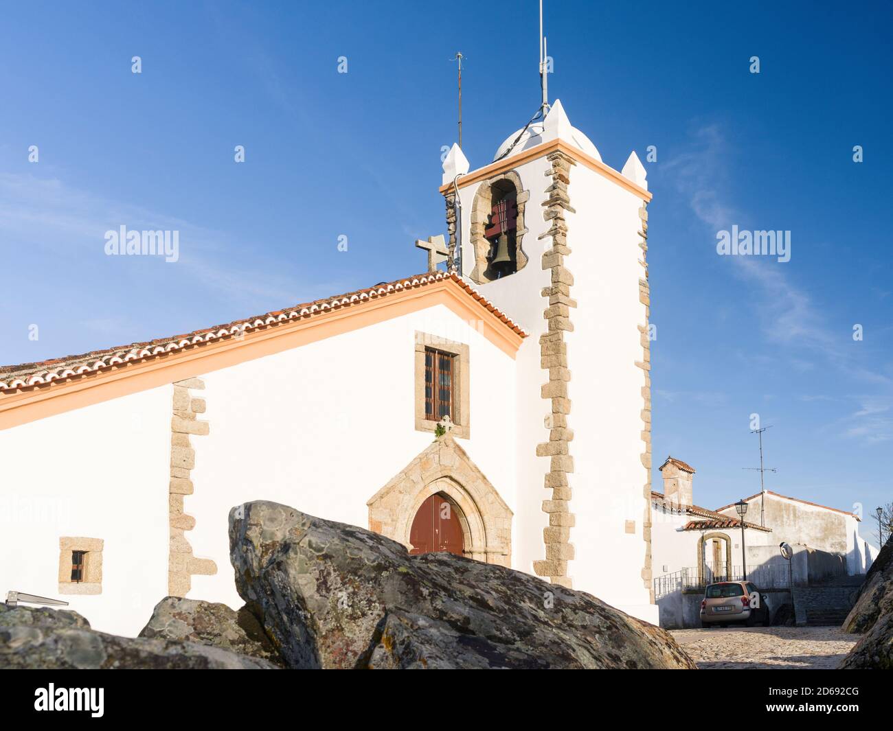 Die Kirche Santa Maria. Ohrid einen berühmten mittelalterlichen Bergdorf und touristische Attraktion im Alentejo. Europa, Südeuropa, Portugal, Alentejo Stockfoto