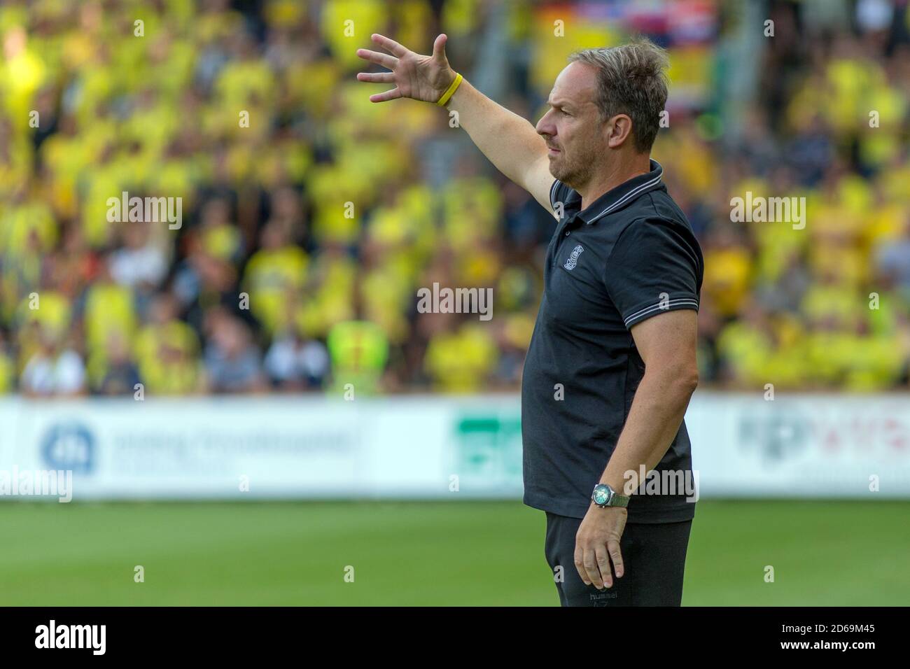 Brondby, Dänemark. August 2018. Cheftrainer Alexander Zorniger von Broendby, WENN er während des 3F Superliga-Spiels zwischen Broendby IF und FC Nordsjaelland im Brondby Stadium gesehen wird. (Foto: Gonzales Photo - Thomas Rasmussen). Stockfoto