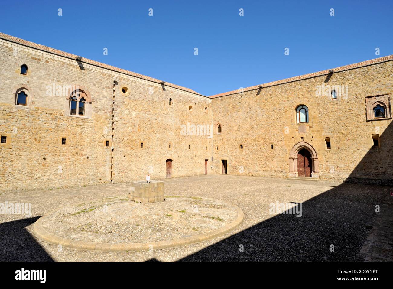 Normannischer Burghof, Castel Lagopesole, Basilicata, Italien Stockfoto