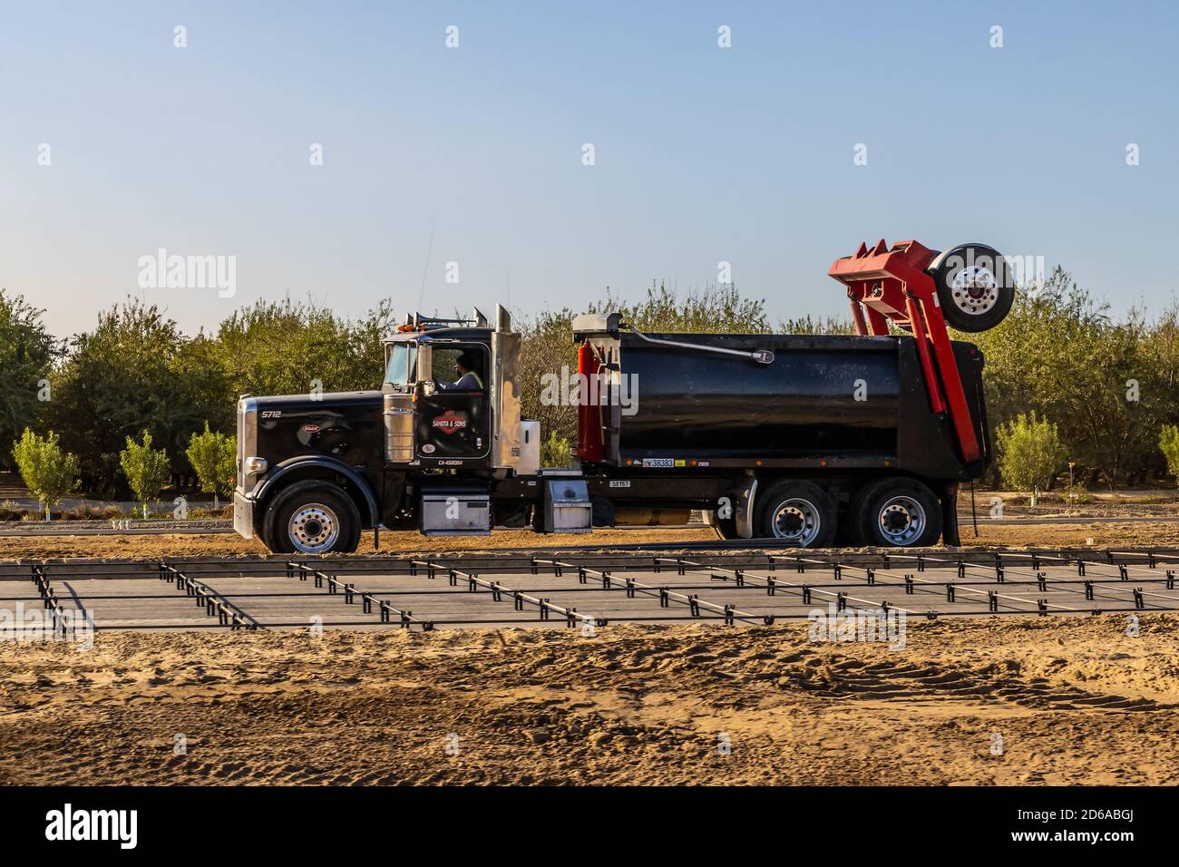 Auf der Umstrecke des Highway 132 in Modesto California USA Stockfoto