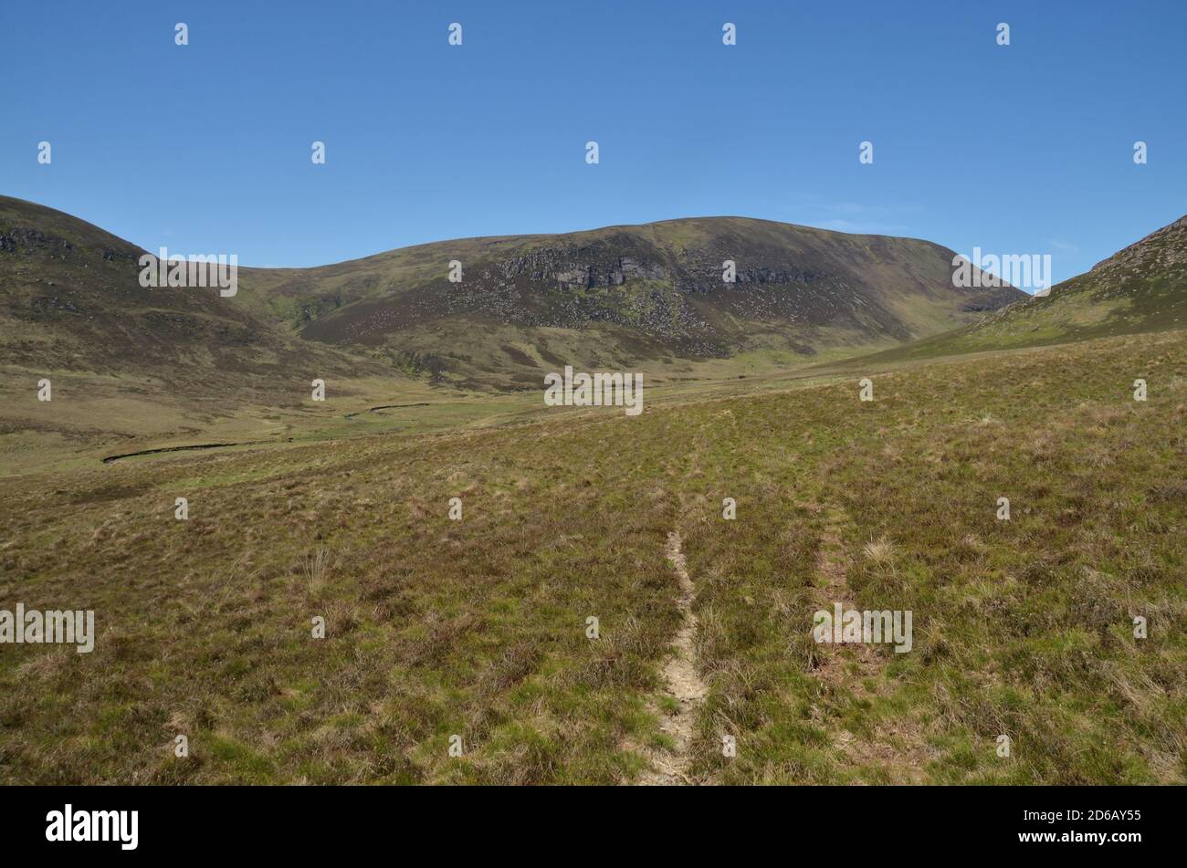 Das unbewohnte Glen Sletdale in den nördlichen schottischen Highlands, Großbritannien. Lokale Überlieferungen haben es, dass der letzte Wolf in Großbritannien in diesem Tal getötet wurde. Stockfoto