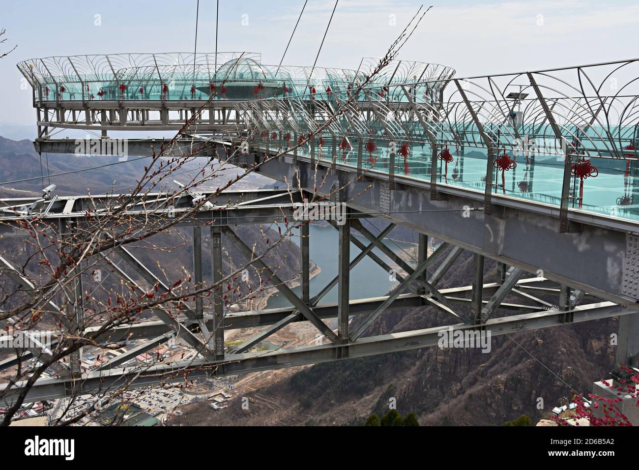Pinggu die größte Glas-Sightseeing-Plattform der Welt in Pinggu Peking China Stockfoto