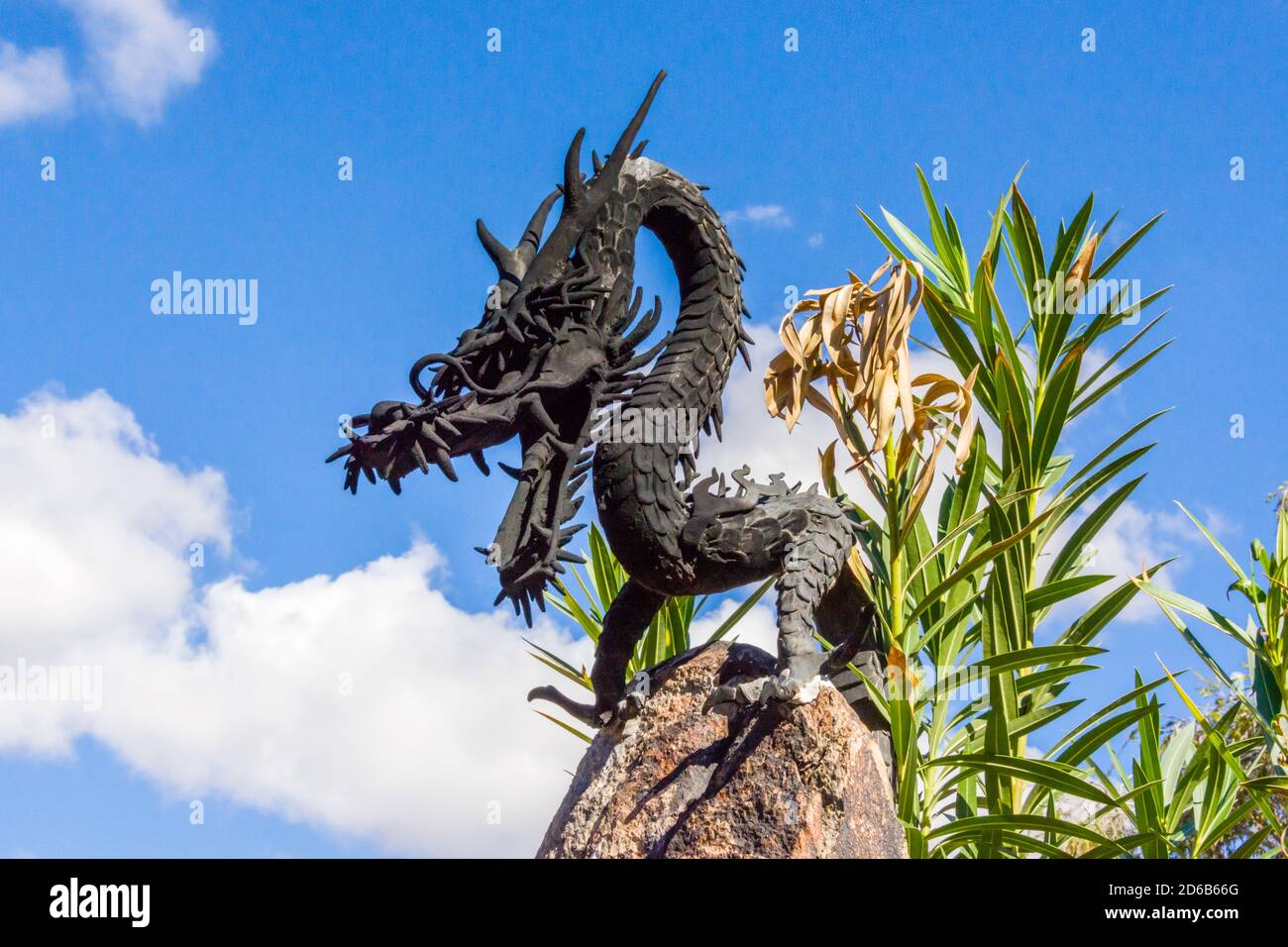 Taliesin West, Feuerspeiende Drachenskulptur Stockfoto