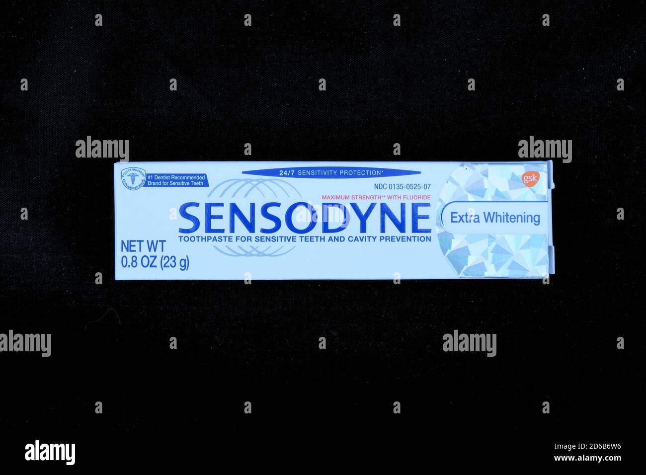 Sensodyne Zahnpasta Stockfotos und -bilder Kaufen - Alamy