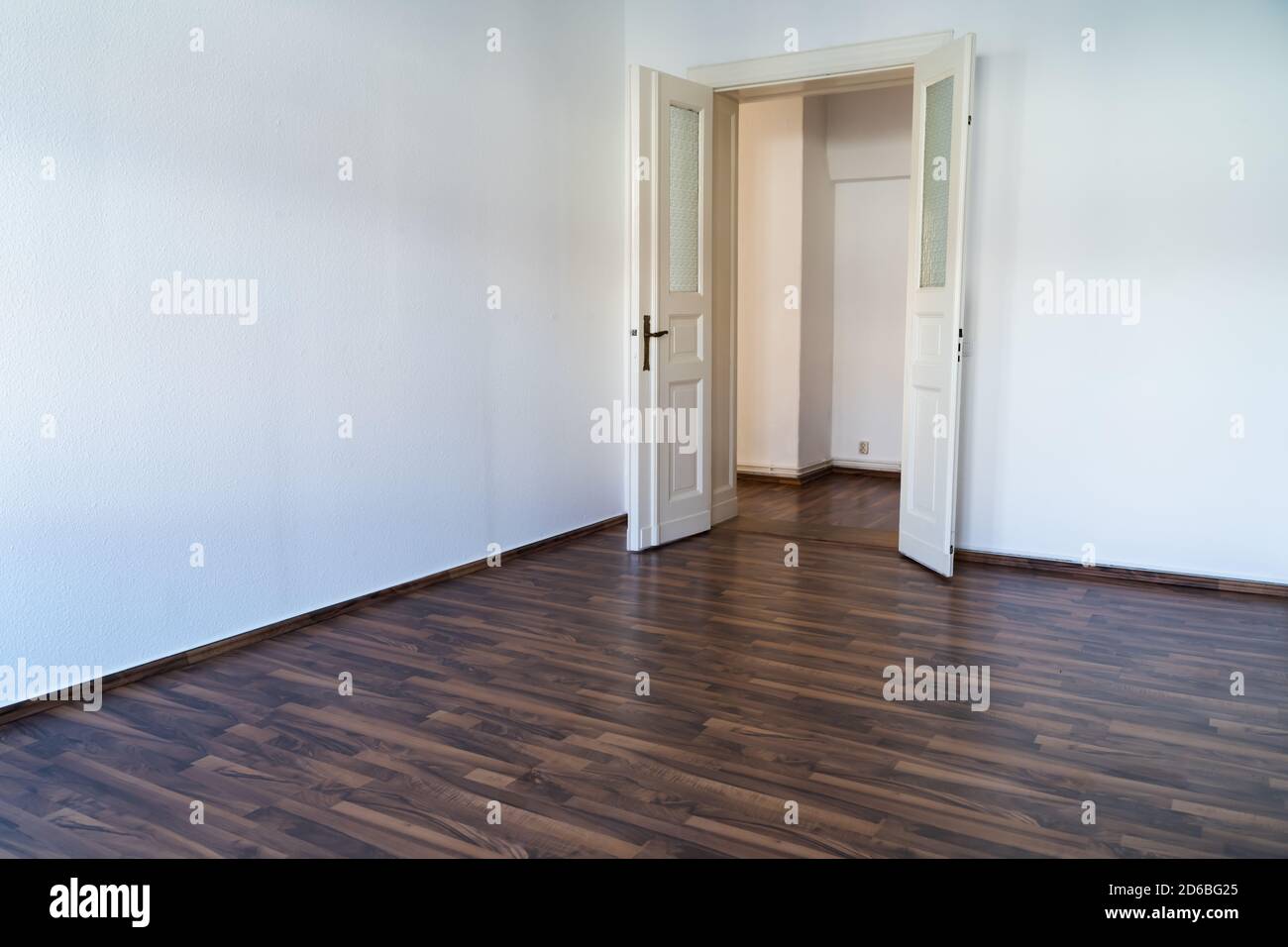 Klassische Alte Wohn-Apartment Zimmer Wand Innenraum Stockfoto