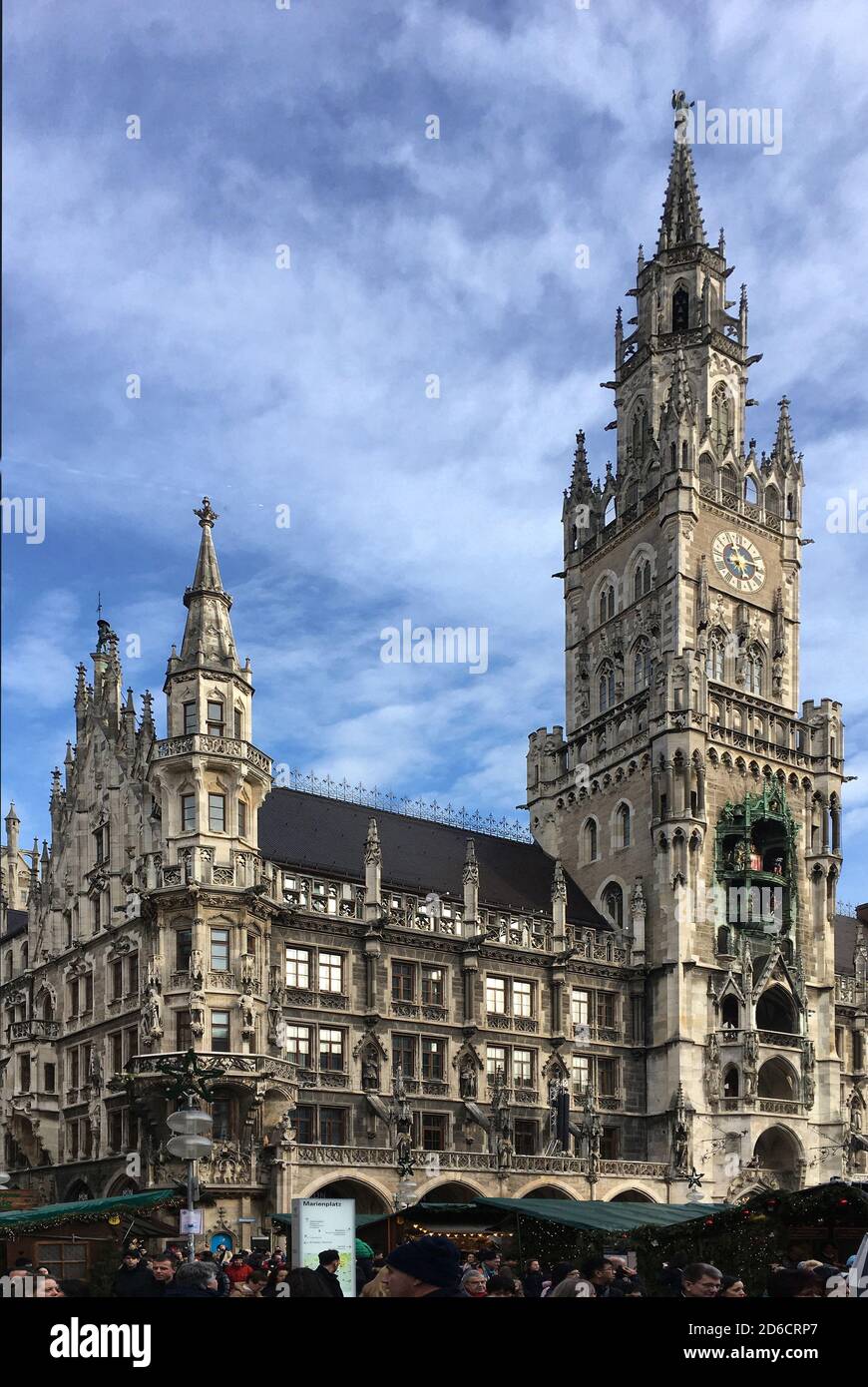 Neues Rathaus von München am Marienplatz mit dem Sitz des Oberbürgermeisters der bayerischen Landeshauptstadt - Deutschland. Stockfoto