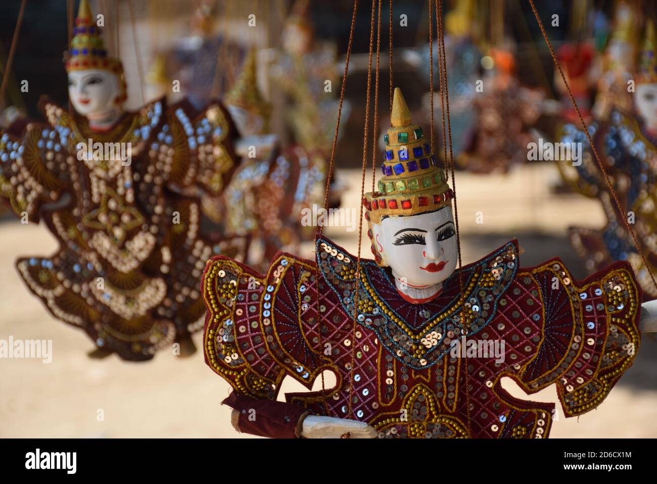 Souvenirs von bemalten Puppen in Bagan archäologische Stätte, Myanmar Stockfoto