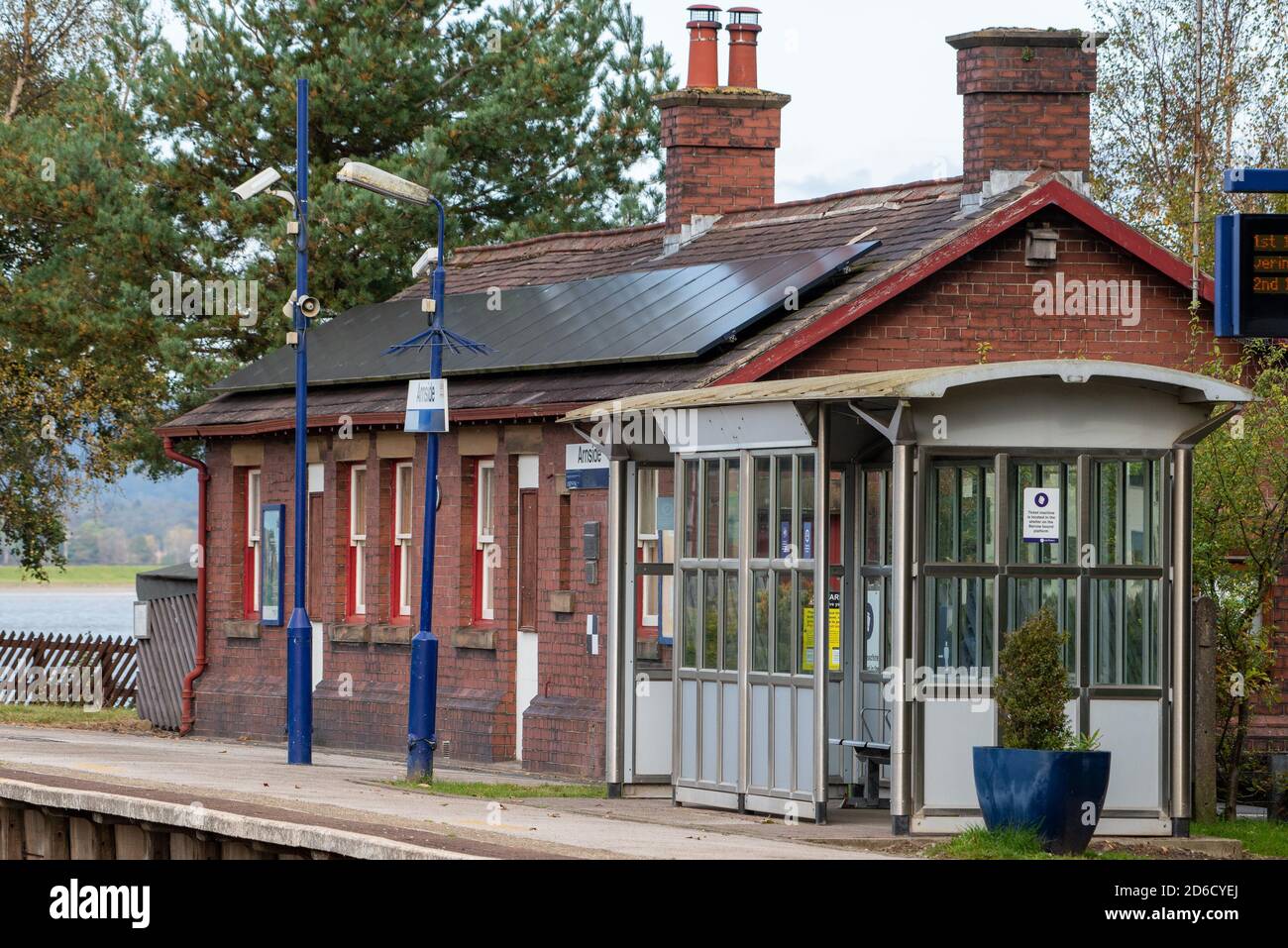 Arnside Bahnhofsgebäude, Cumbria, Großbritannien Stockfoto