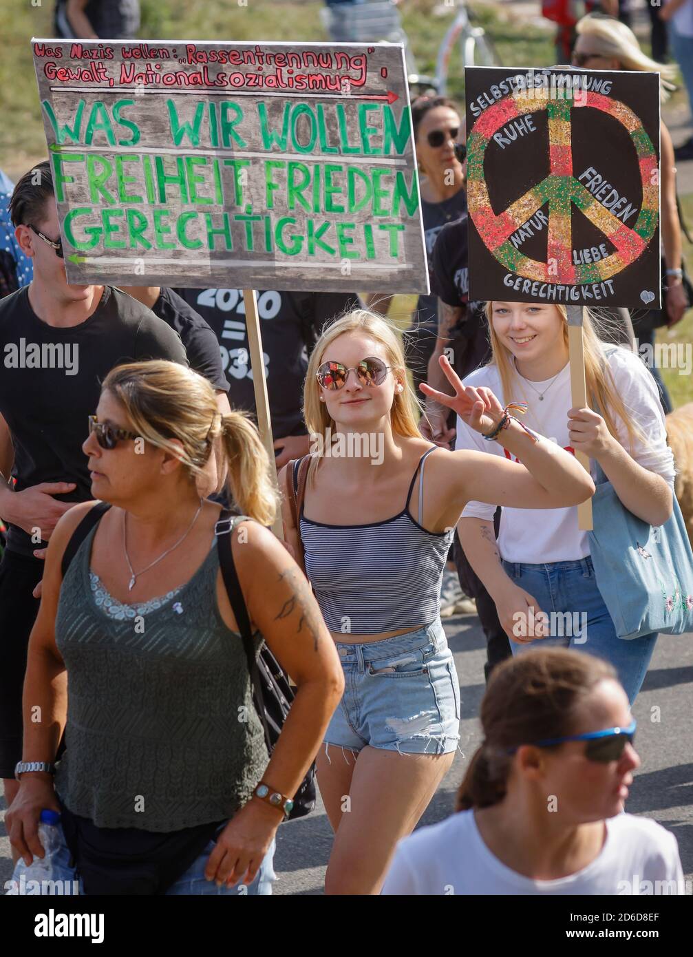 20.09.2020, Düsseldorf, Nordrhein-Westfalen, Deutschland - Demonstration gegen die Gesundheitspolitik der Bundesregierung und die Maßnahmen zur Begrenzung der S Stockfoto