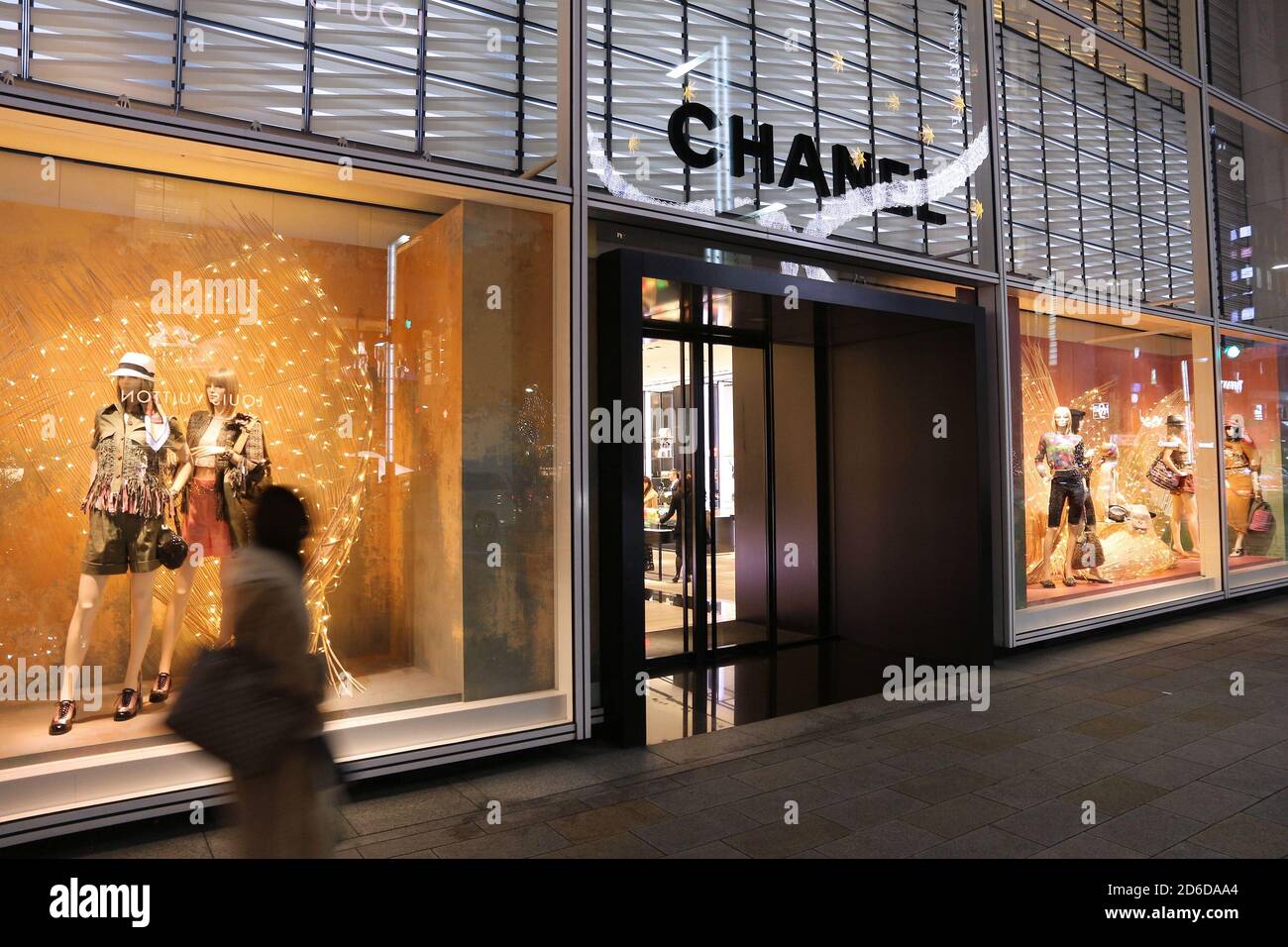 Chanel Tokyo Stockfotos Und Bilder Kaufen Alamy