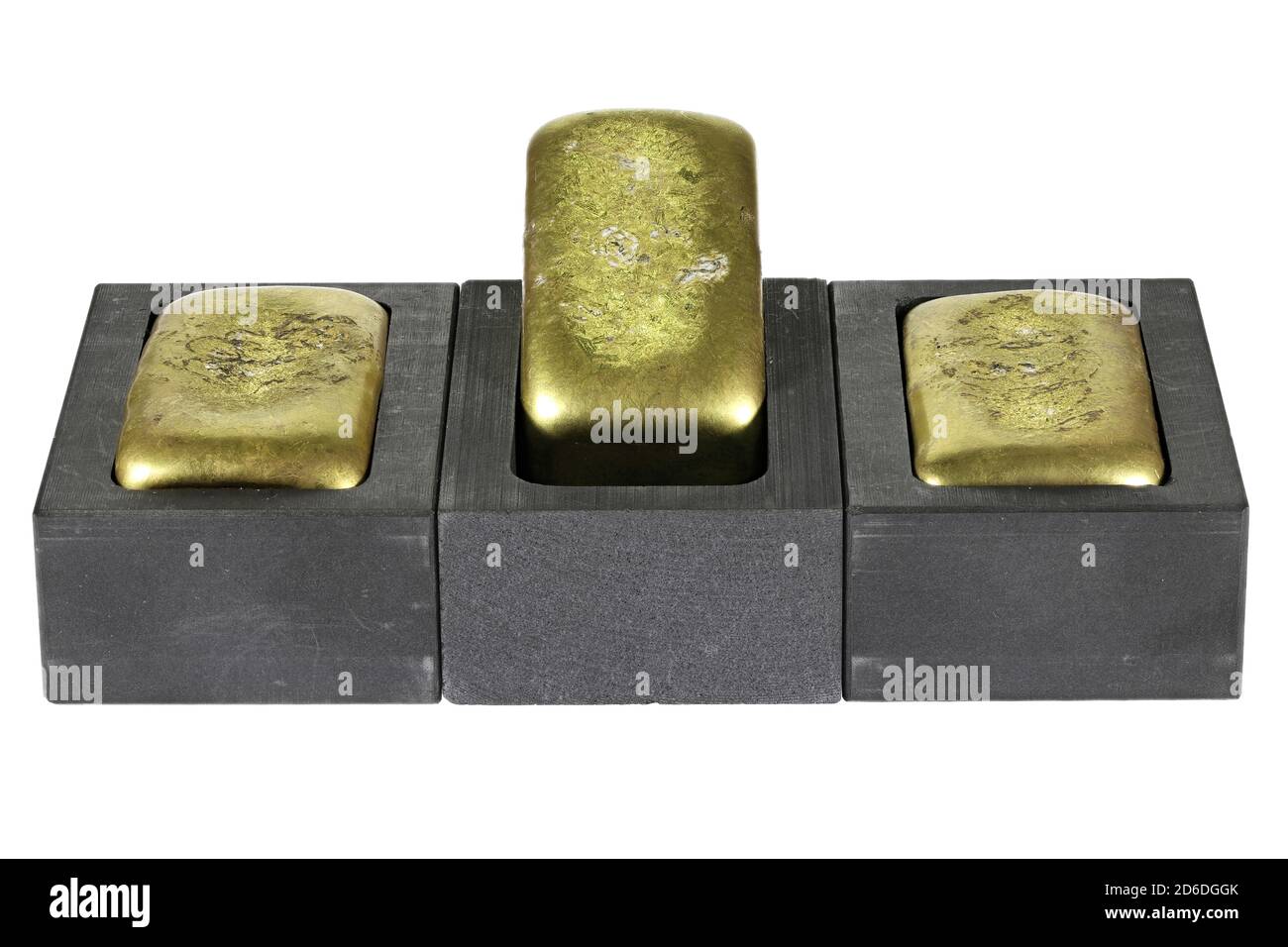 Graphitformen mit Goldbarren isoliert auf weißem Hintergrund Stockfoto