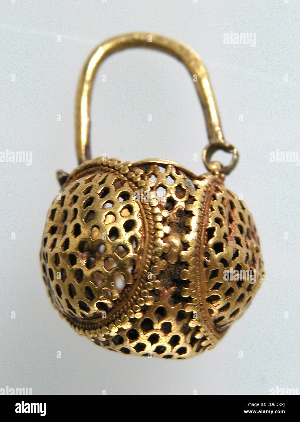 Gold "Basket" Ohrring, byzantinisch, 6. Jahrhundert. Stockfoto