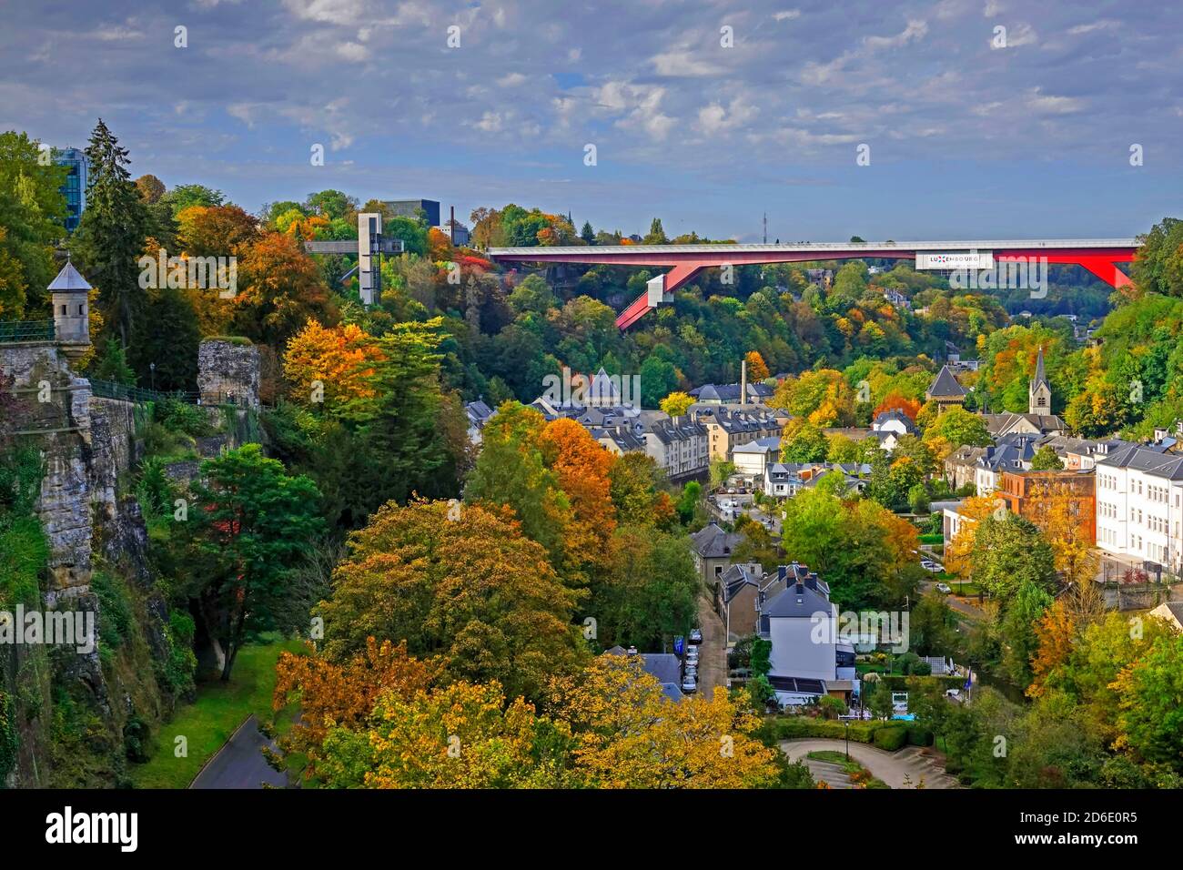 Alzette-Tal und Großherzogin Charlotte-Brücke, Luxemburg-Stadt, Großherzogtum Luxemburg Stockfoto