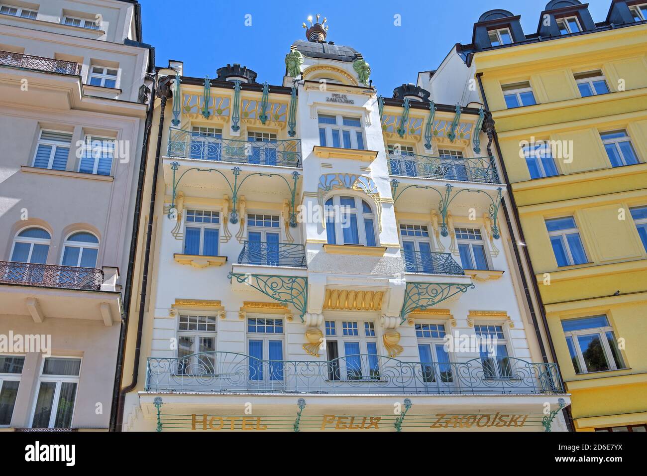 Jugendstilfassade an der Lazenskastraße im Kurbereich, Karlsbad, Kurdreieck, Böhmen, Tschechien Stockfoto Jugendstilfassade an der Lazenskastraße im Kurbereich, Karlsbad, Kurdreieck, Böhmen, Tschechien Stockfoto