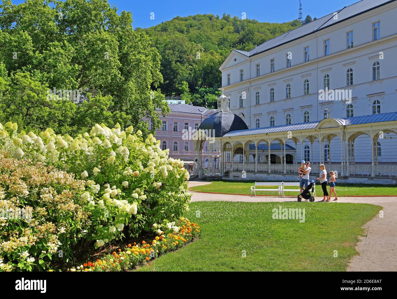 Park mit Parkkolonnade, Karlsbad, Kurdreieck, Böhmen, Tschechien Stockfoto