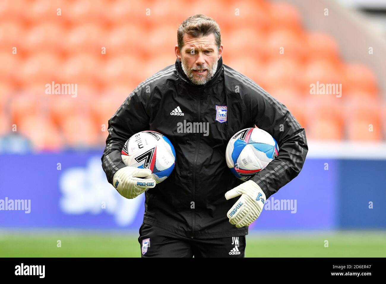 Jimmy Walker Torwarttrainer von Ipswich Town führt die warme Nach oben Stockfoto