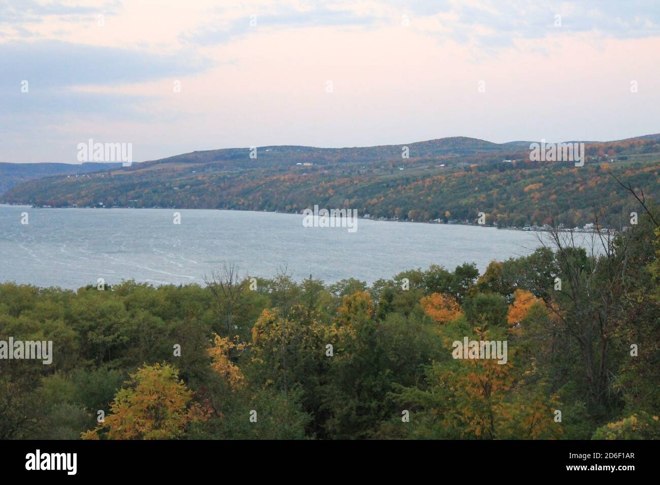 Bild der Fingerseen an einem bewölkten Tag. Stockfoto