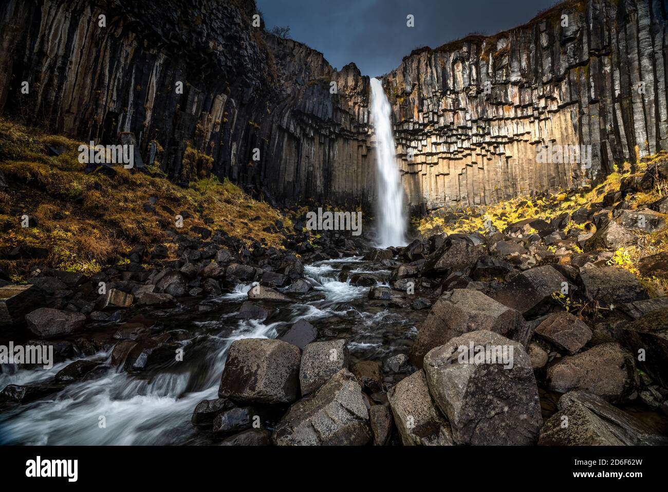 Wasserfall im Herbstlicht, Island Stockfoto