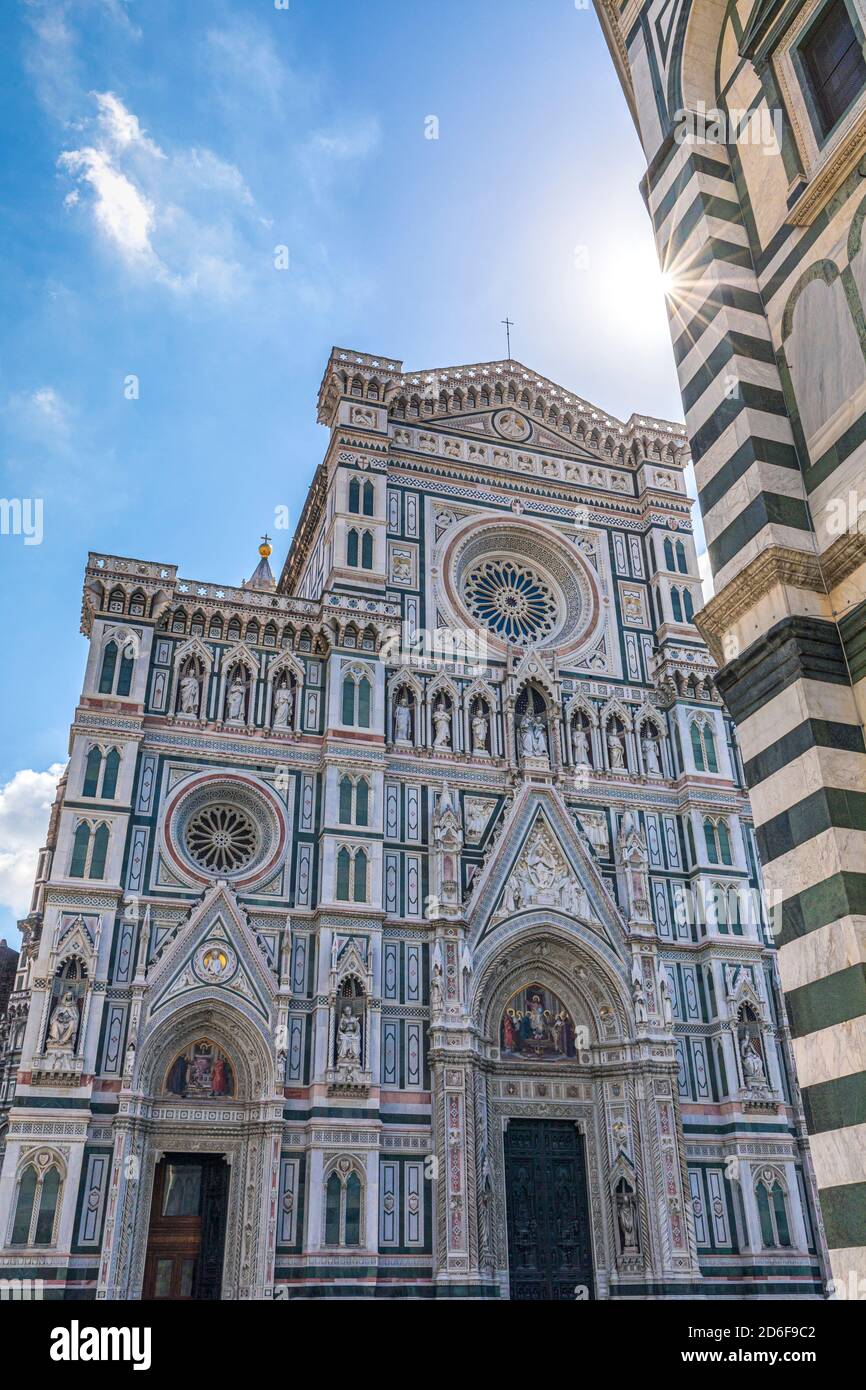 Die Fassade der Kathedrale von Florenz, Kathedrale der Heiligen Maria der Blume, Toskana, Italien Europa Stockfoto