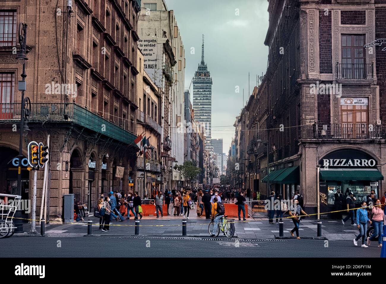 Torre Latinoamericana vom Zocalo aus gesehen, Centro Historico, Mexico City, Mexiko Stockfoto