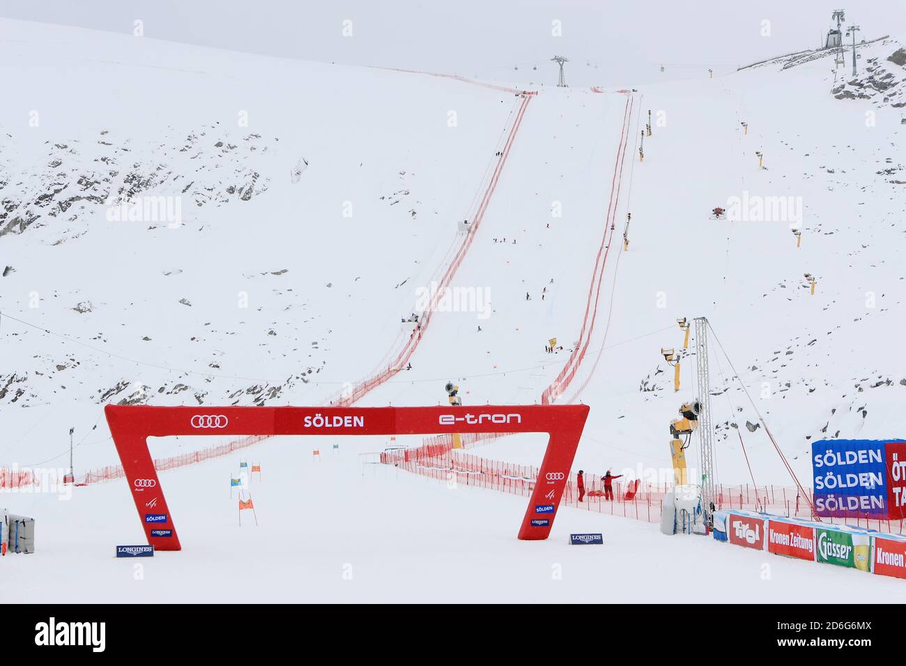 Solden, Österreich. Oktober 2020. Alpine Ski World Cup 2020-2021 - Coronavirus Ausbruch . Einen Tag vor dem Riesenslalom im Rahmen des alpinen Ski-Weltcups in Solden am 16. Oktober 2020; Gletscherhang (Foto: Pierre Teyssot/ESPA-Images) Kredit: Europäische Sport Fotoagentur/Alamy Live News Stockfoto