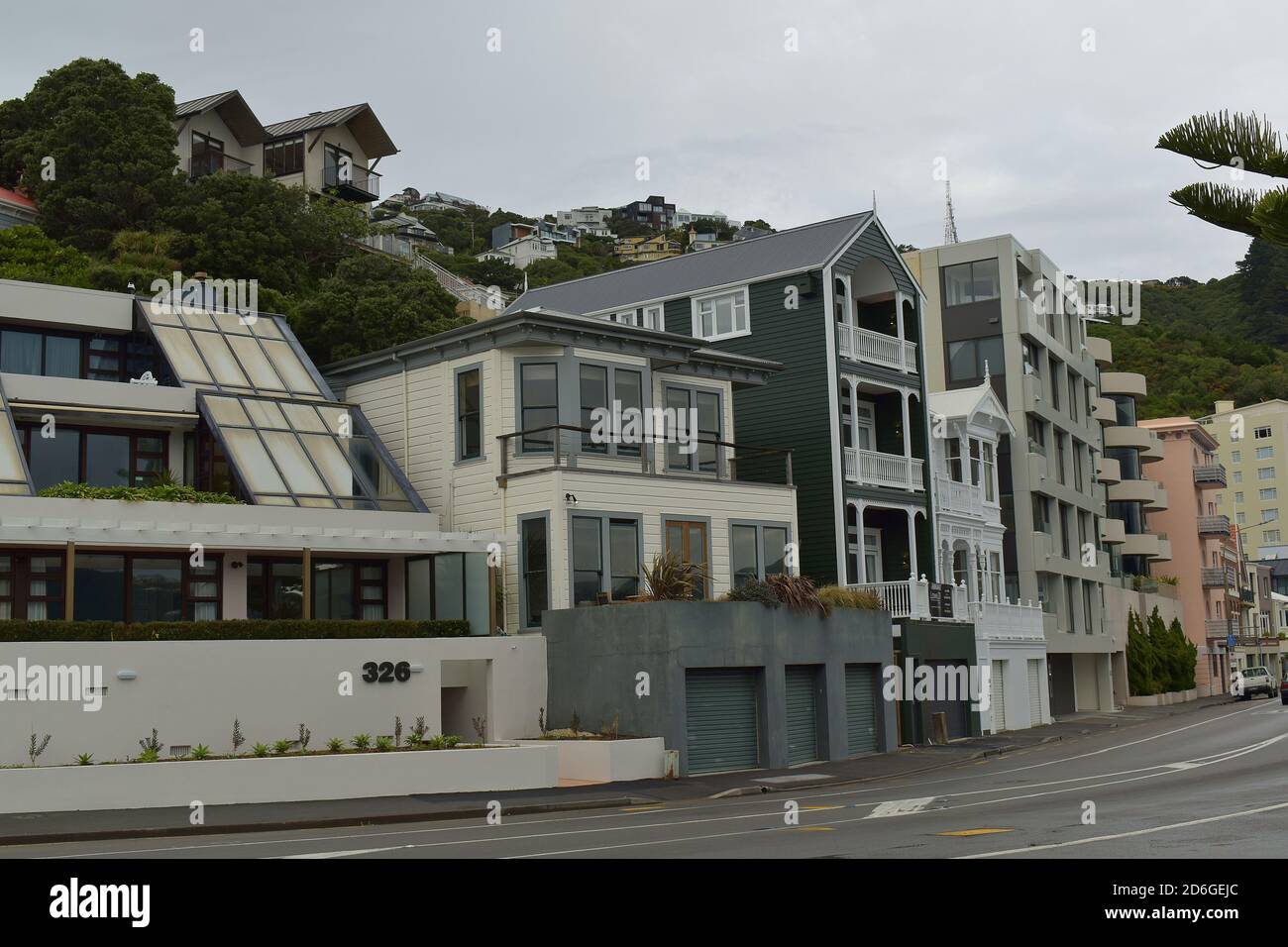 WELLINGTON, NEUSEELAND - 28. Mai 2019: Wellington / Neuseeland - 28 2019. Mai: Blick auf die Wohngebäude der Oriental Bay Stockfoto