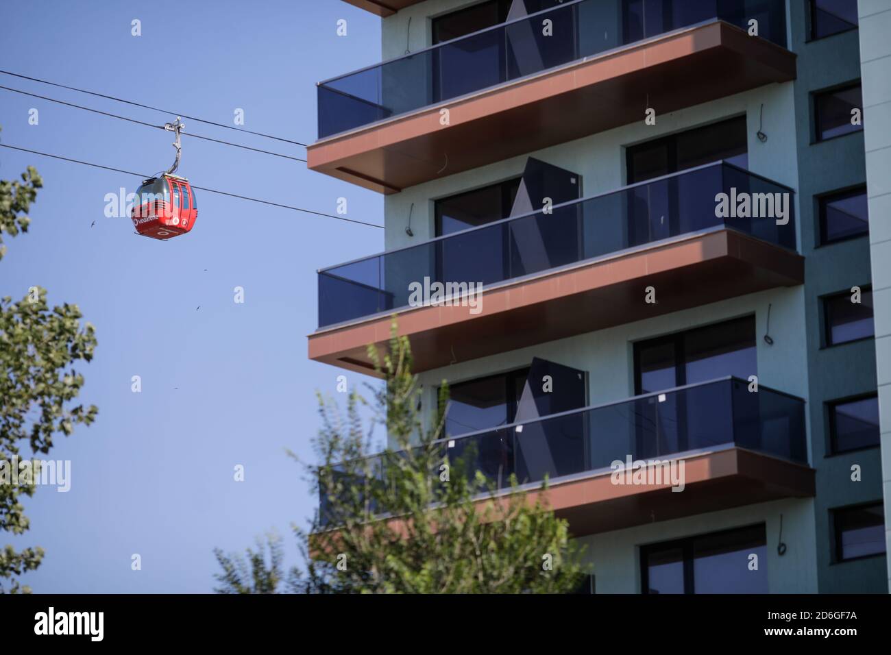 Mamaia, Rumänien - 4. Juli 2020: Telegondola Seilbahnfahrt im Mamaia Resort am Schwarzen Meer während des Covid-19 Ausbruchs an einem Sommertag morgen Stockfoto