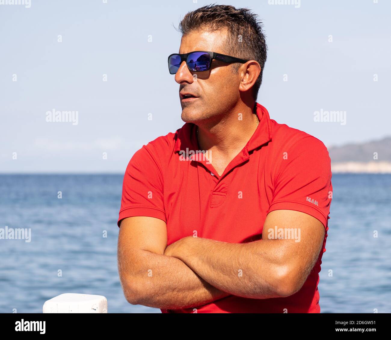 PONZA, ITALIEN - 22. Sep 2020: Boot Security staff. Tauchtrainer an Bord Stockfoto