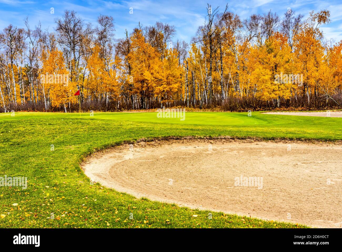 Der Golfplatz mit Herbstfärbung in Buffalo Point, Manitoba, Kanada. Stockfoto