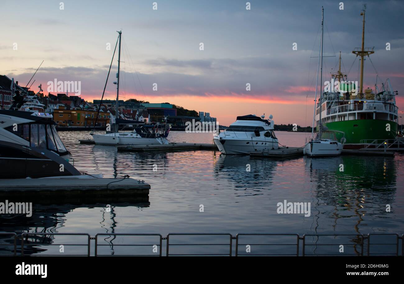 Rogaland Norwegen Kreuzfahrtschiff dockt in Stavanger City Sentrum Stockfoto