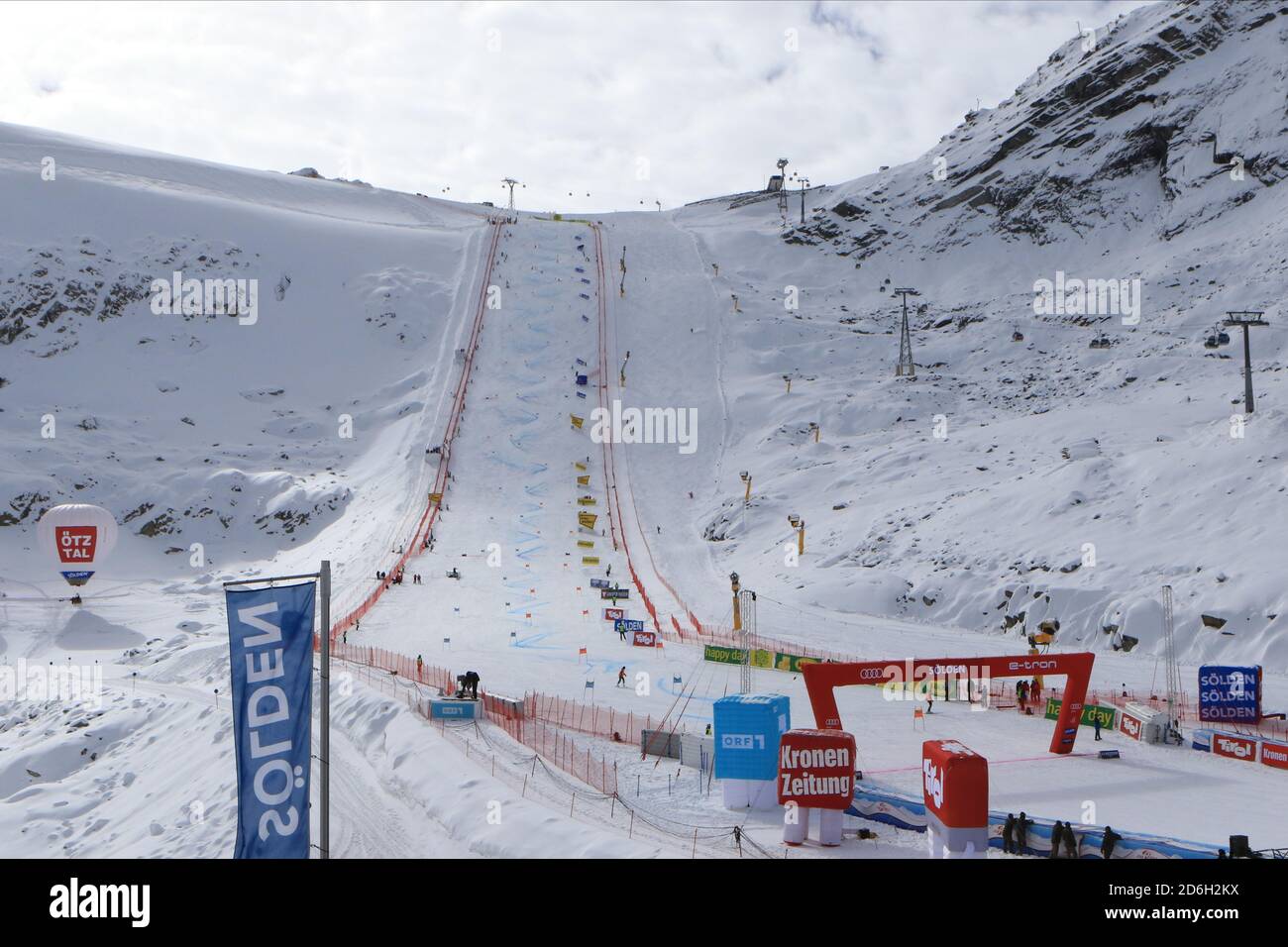 Rettenbachferner, Soelden, Österreich. Oktober 2020. FIS World Cup Alpine Skiing Womens Downhill; die Gletscherabfahrt Credit: Action Plus Sports/Alamy Live News Stockfoto