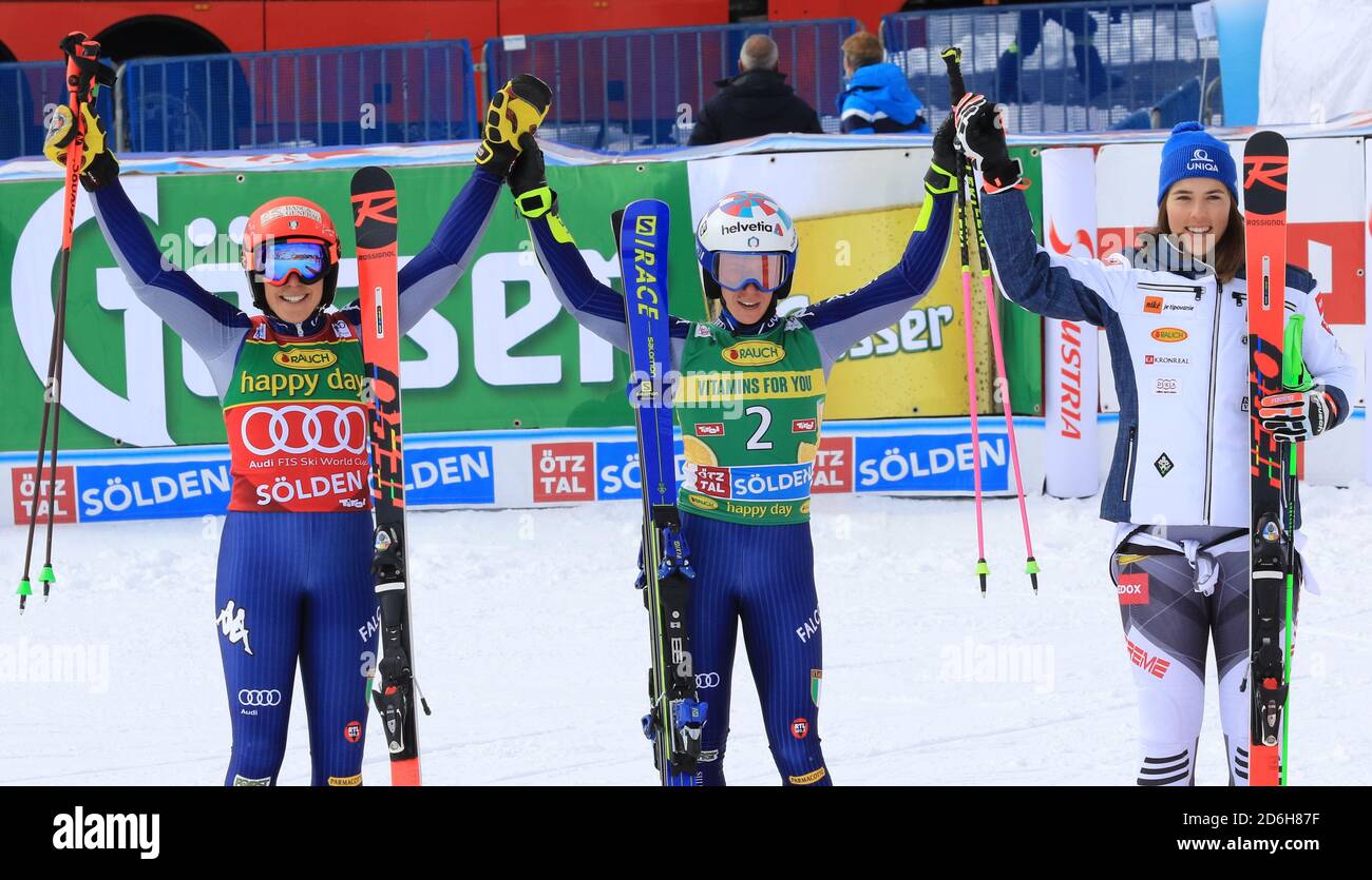 Solden, Österreich. Oktober 2020. SOELDEN, ÖSTERREICH. 17 2020. OKTOBER: 1. Riesenslalom der Frauen im Rahmen des alpinen Ski-Weltcups in Solden am 17. Oktober 2020; Lauf 2, von links, Federica Brignone (ITA), Marta Bassino (ITA) und dritte Petra Vlhova (SVK) (Foto: Pierre Teyssot/ESPA-Images) Credit: European Sports Photo Agency/Alamy Live News Stockfoto