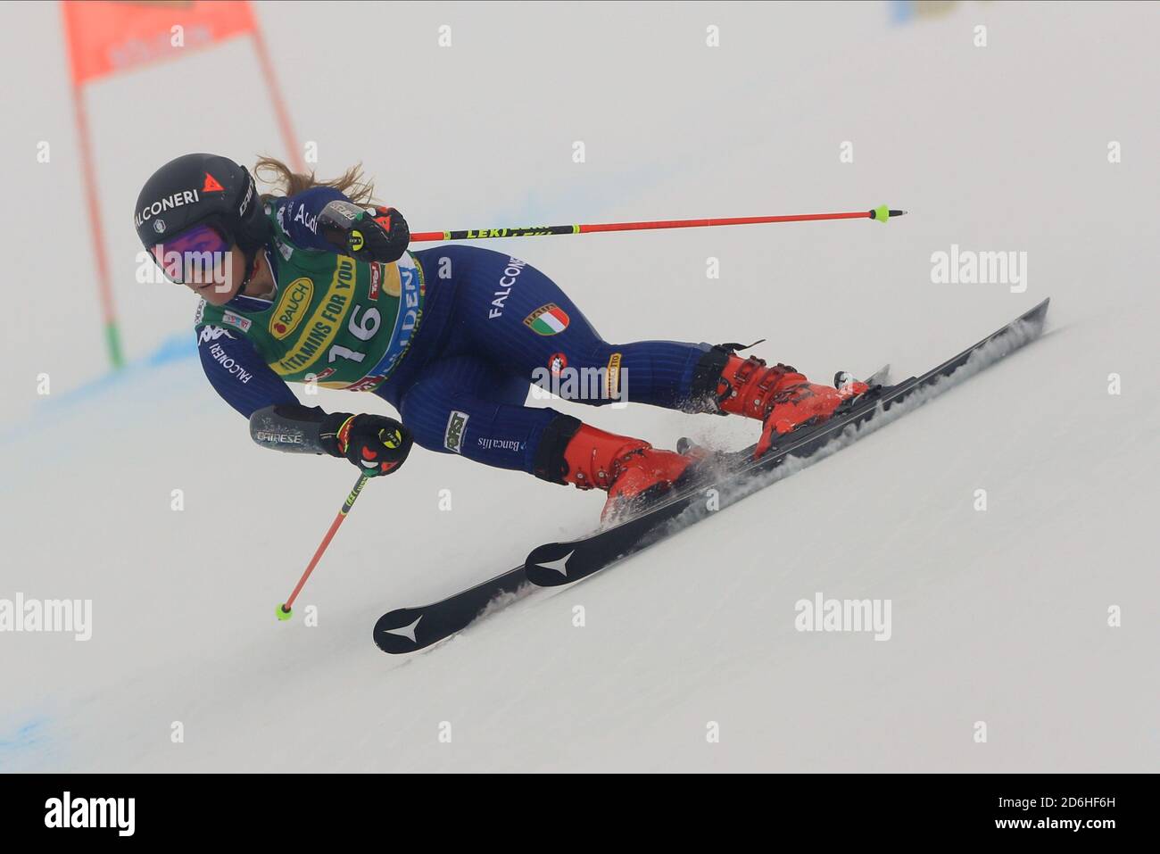 Rettenbachferner, Soelden, Österreich. Oktober 2020. FIS World Cup Alpine Skiing Damen Abfahrt; Sofia Goggia (ITA) bei nebligen Bedingungen Credit: Action Plus Sports/Alamy Live News Stockfoto