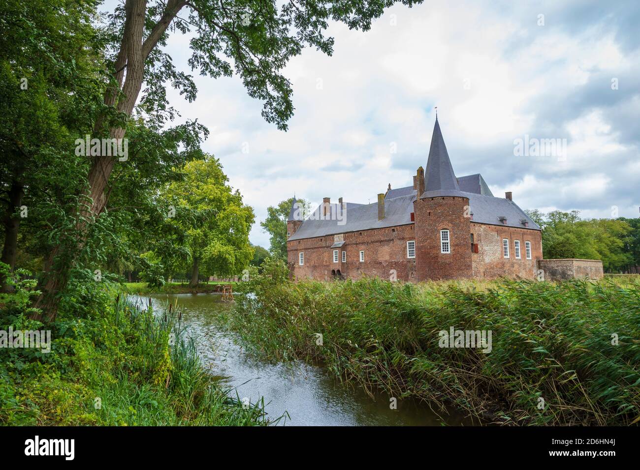 Mittelalterliche Burg Hernen in Hernen, Gelderland in den Niederlanden Stockfoto