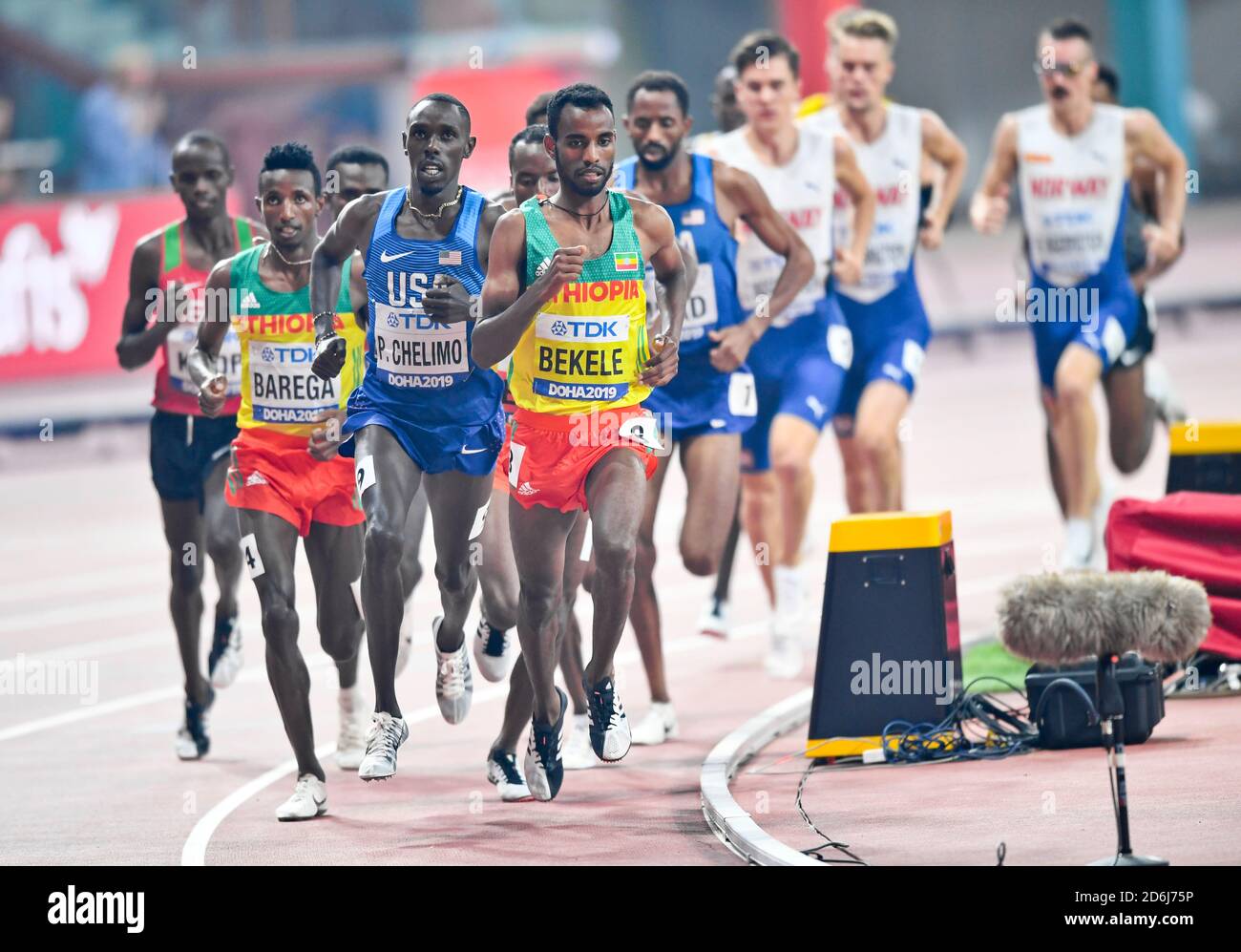 Telahun Haile Bekele (Äthiopien), Paul Chelimo (USA), Selemon Barega (Äthiopien). 5000 Meter Männer Finale. IAAF Leichtathletik-Weltmeisterschaften, Doha 2019 Stockfoto