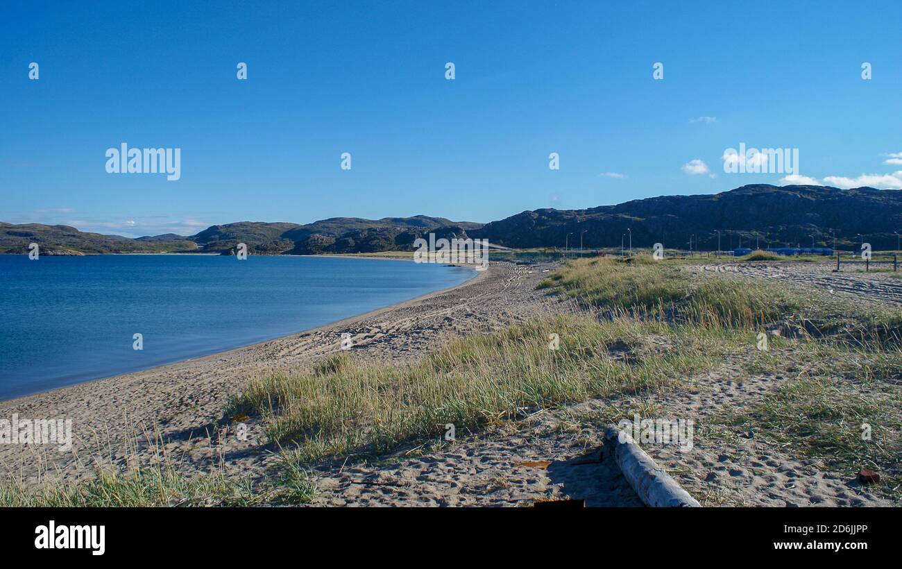 Barentssee und Arktischer Ozean, der nördlichste von Russland. Das Dorf Teriberka und der Friedhof der Schiffe, Landschaften Stockfoto