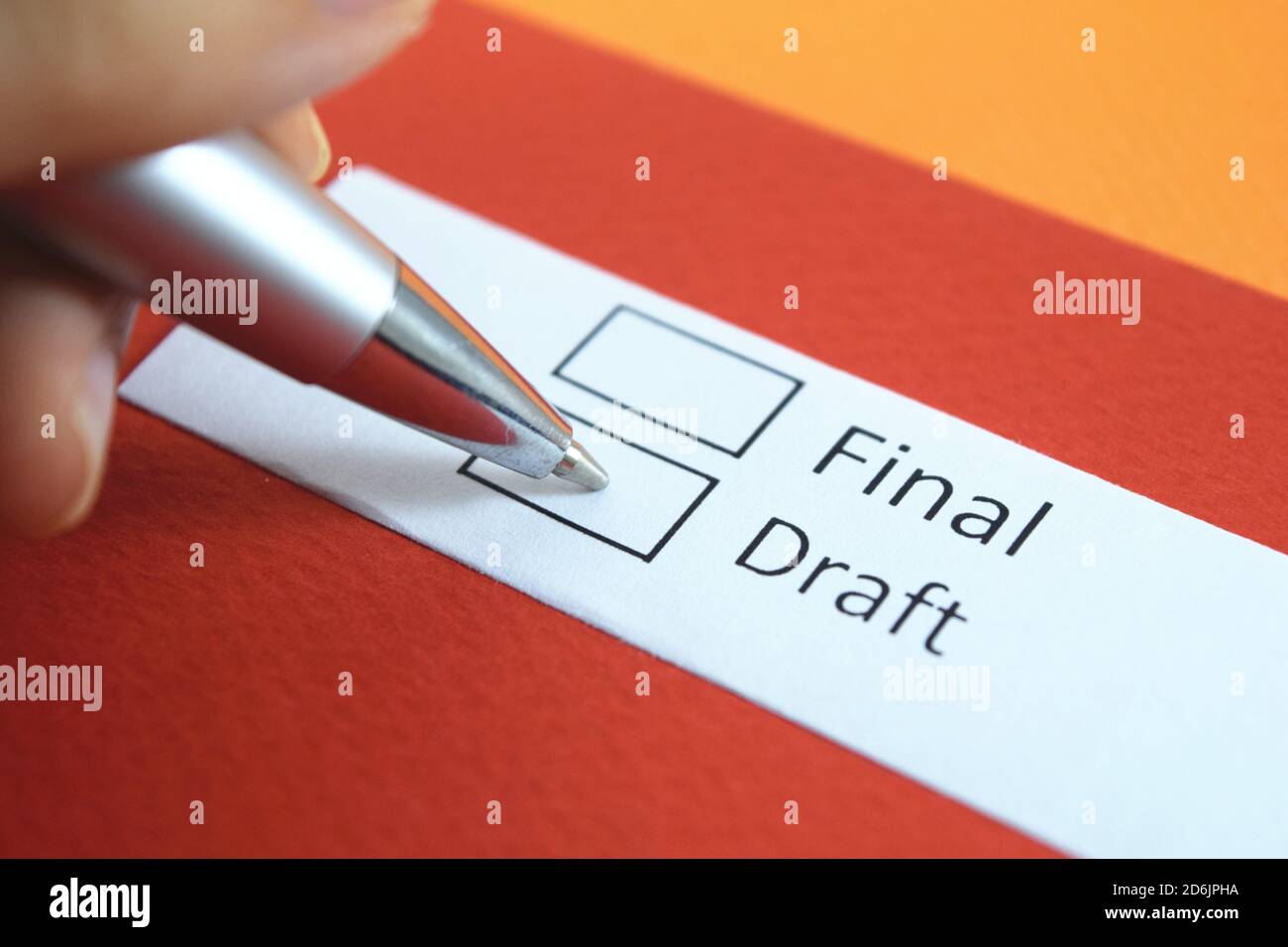 Endgültig oder Entwurf? Entwurf. Stockfoto