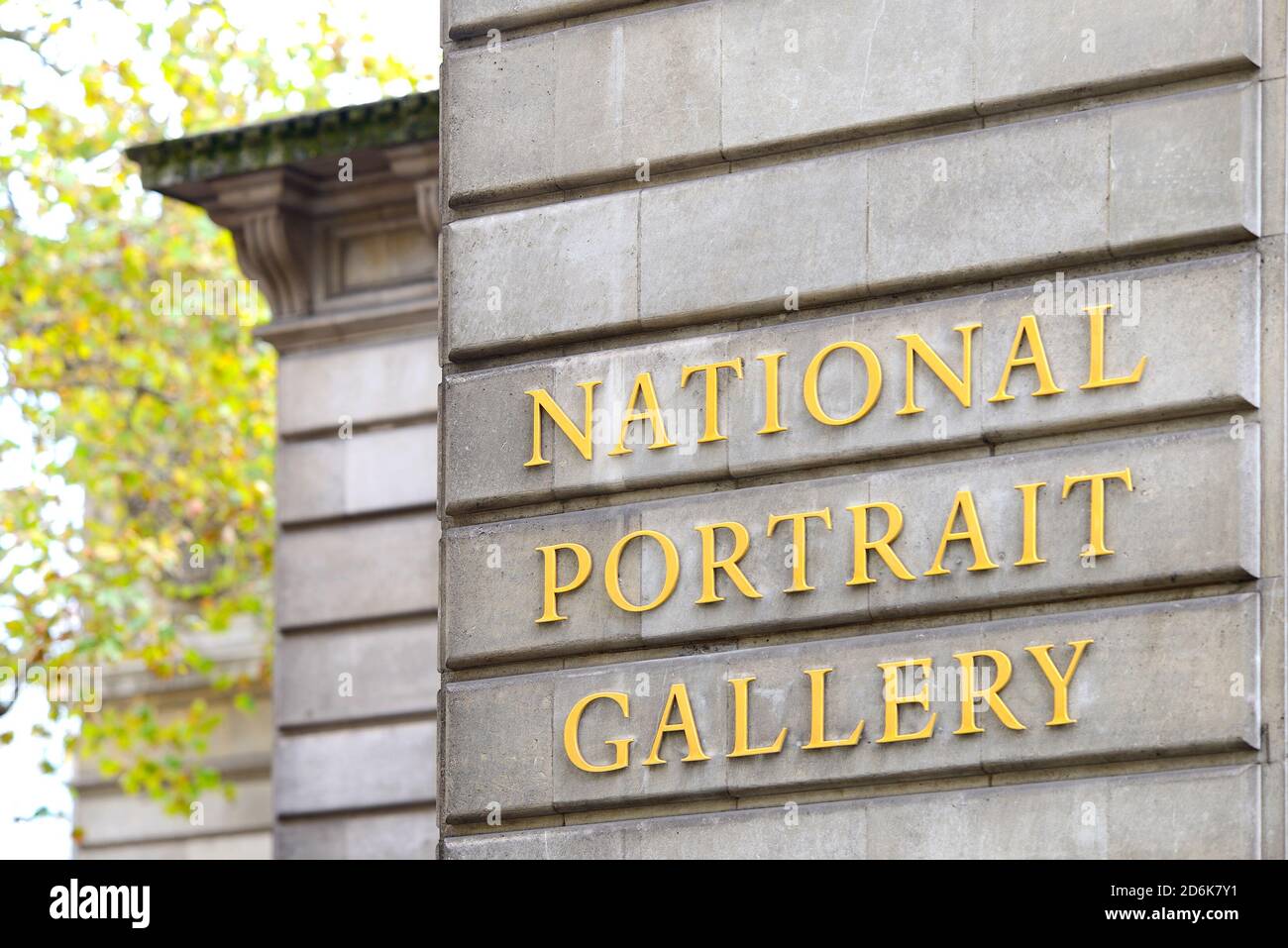 London, England, Großbritannien. National Portrait Gallery auf St. Martin's Place Stockfoto